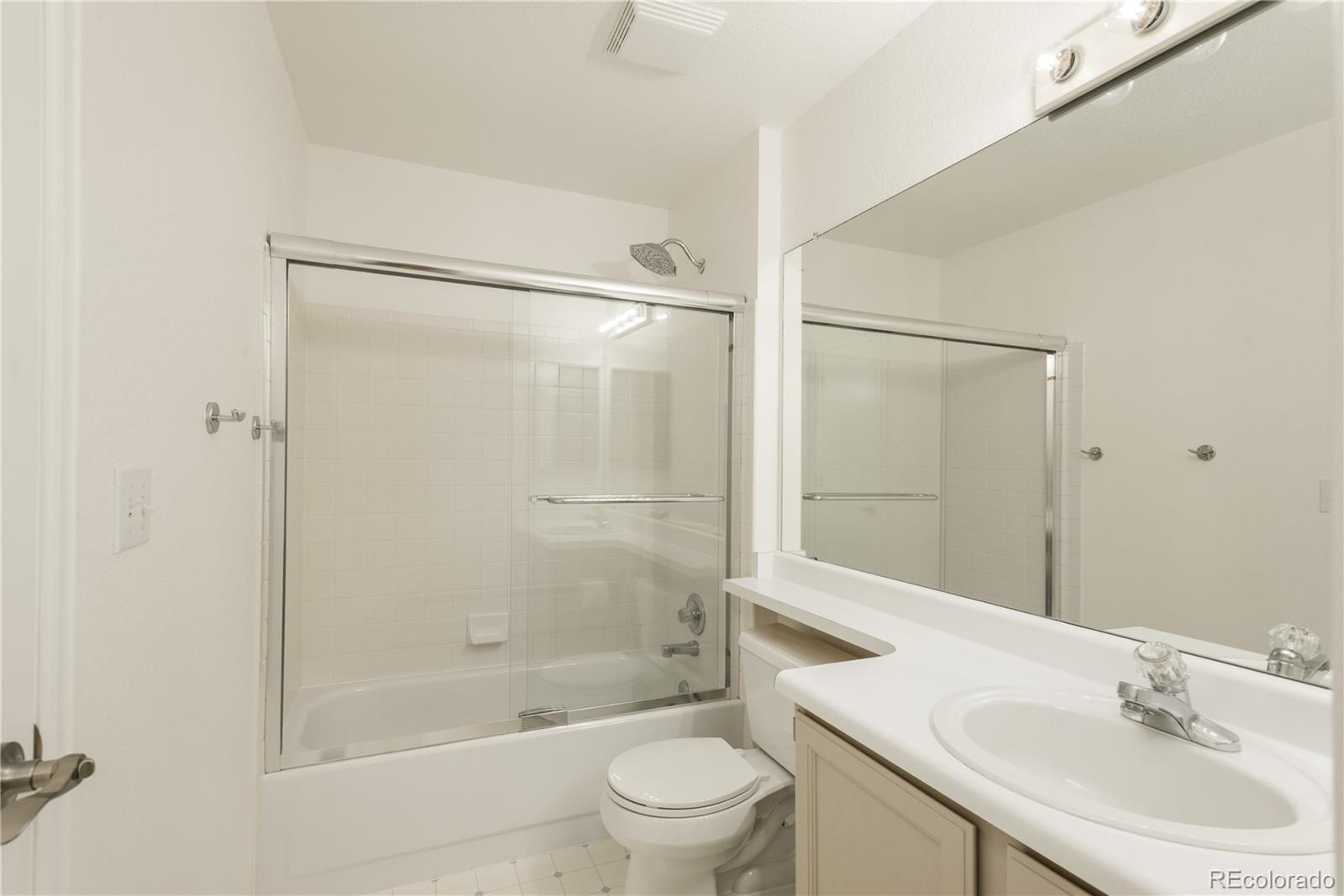 4205 E 106th Place