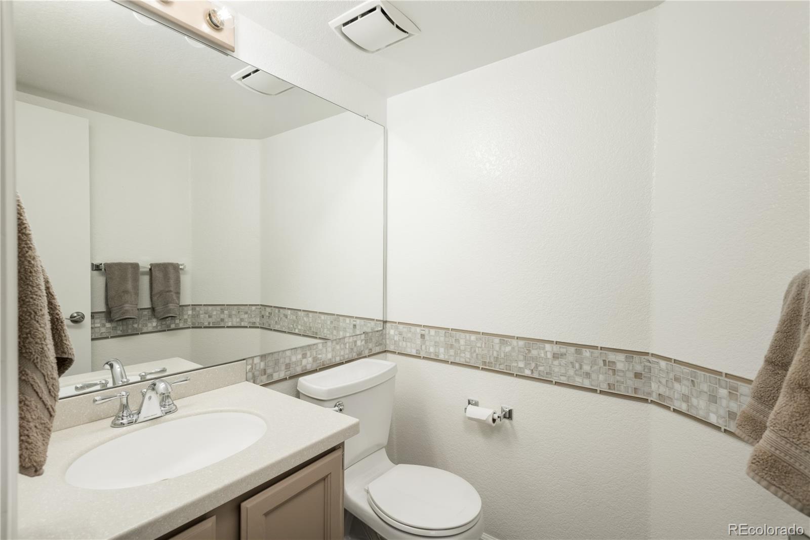 4205 E 106th Place