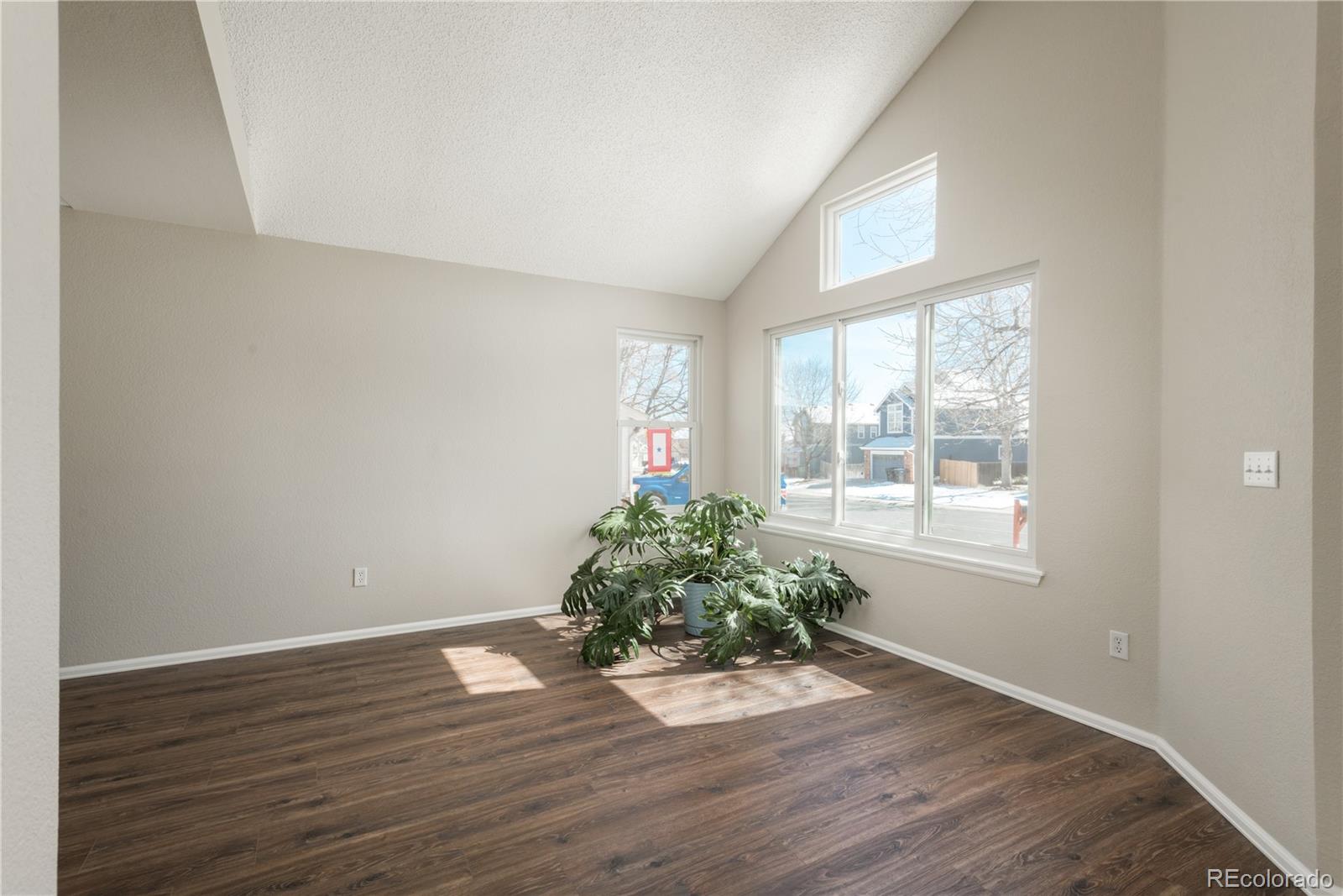 4205 E 106th Place