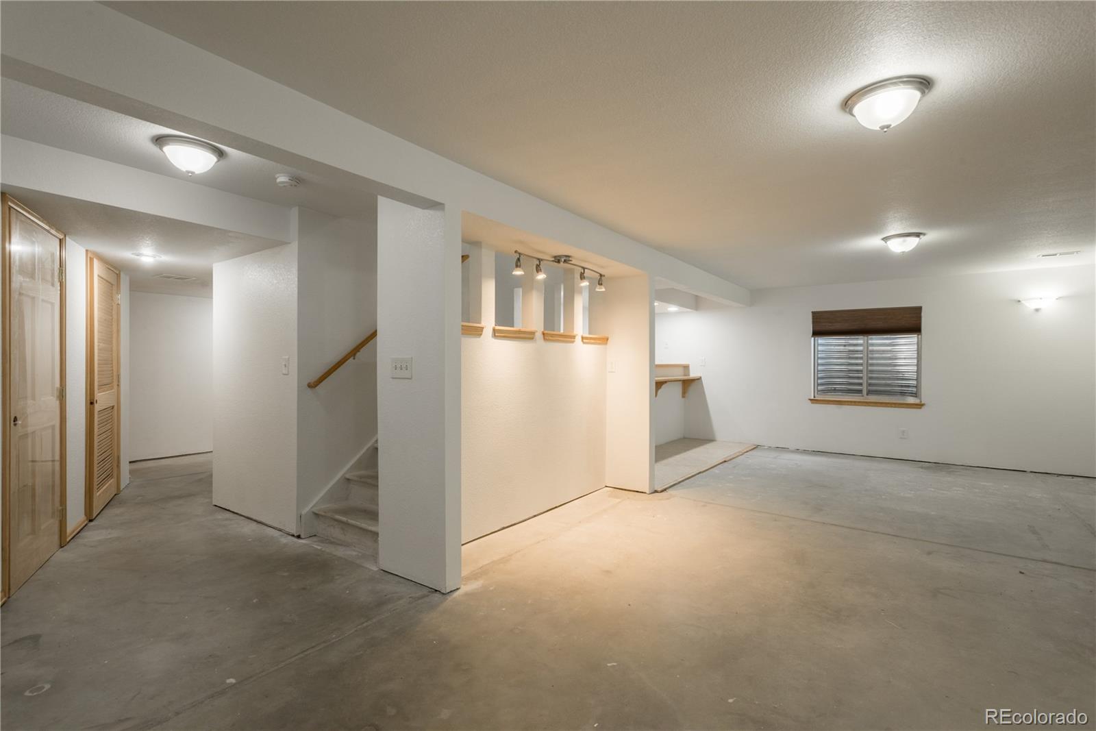 4205 E 106th Place
