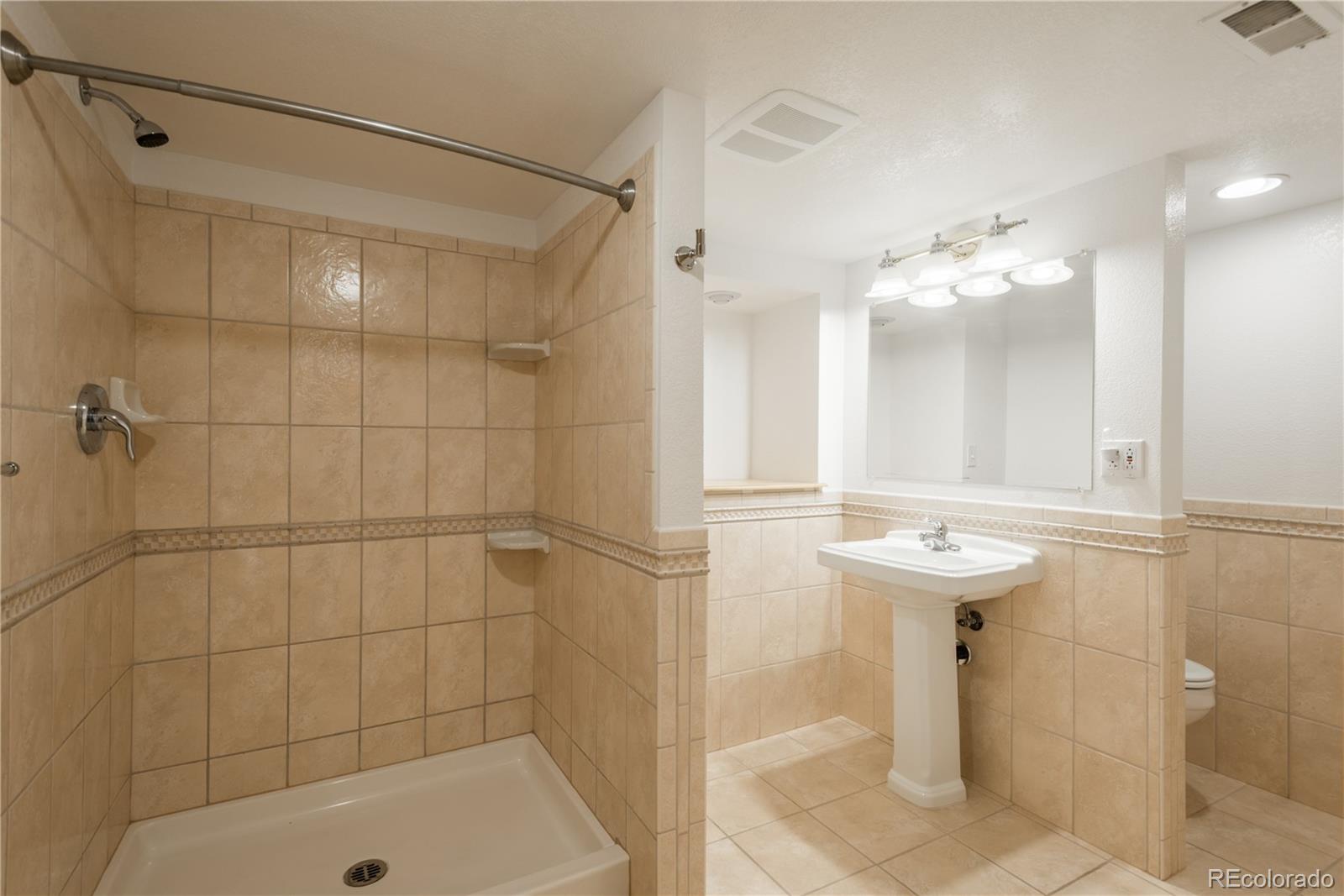 4205 E 106th Place
