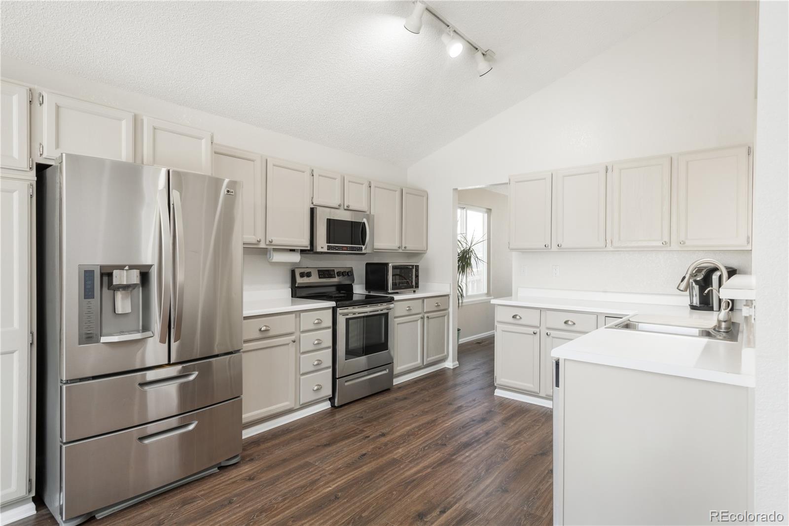 4205 E 106th Place