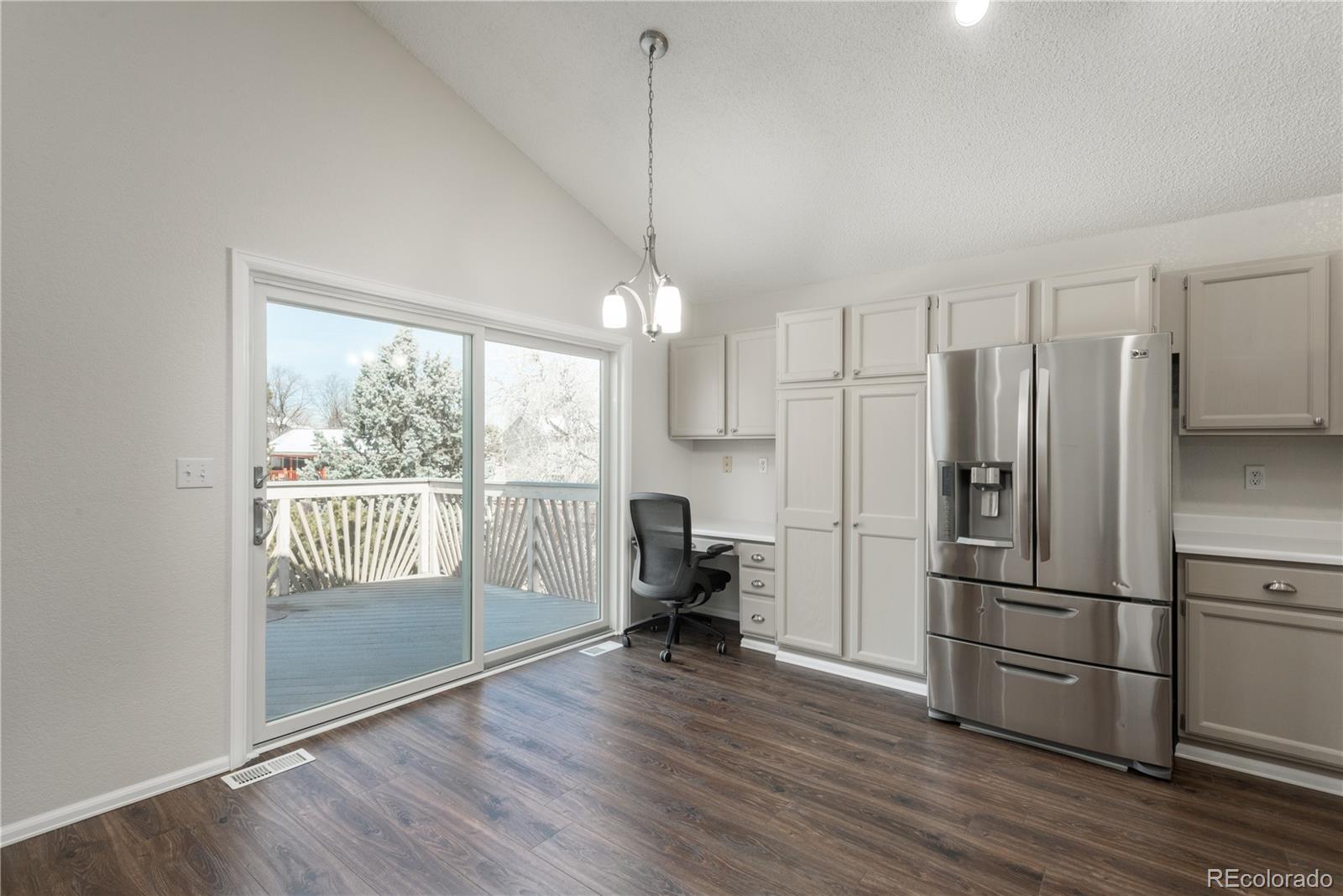 4205 E 106th Place