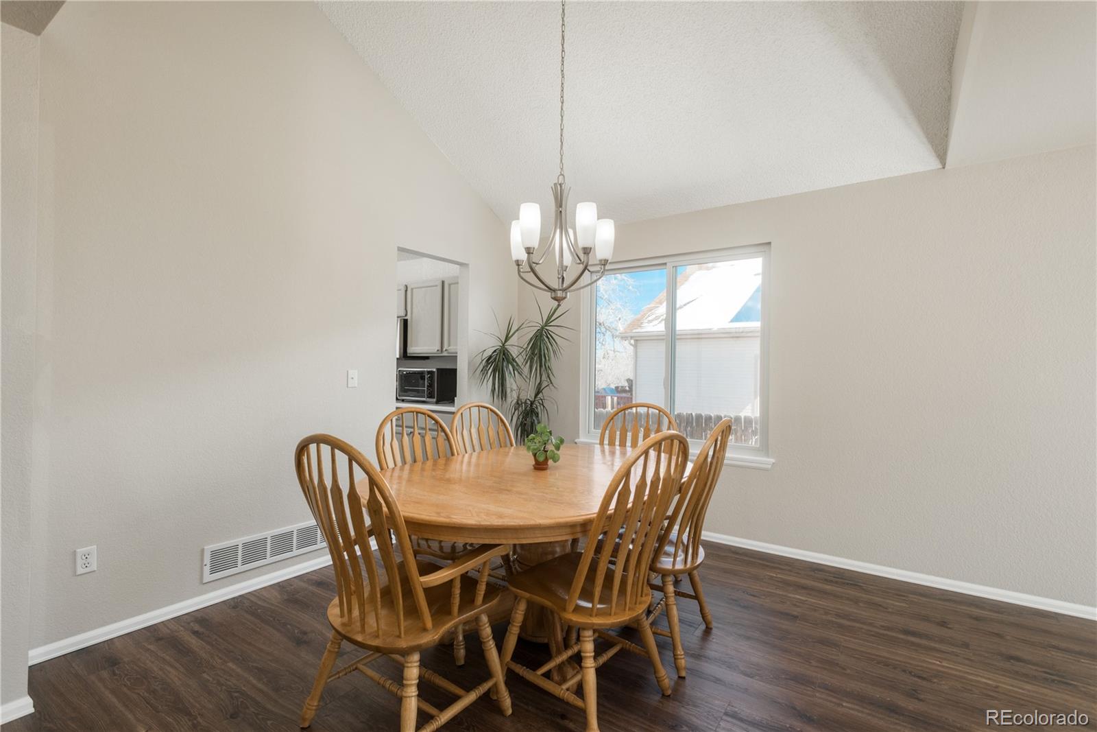 4205 E 106th Place