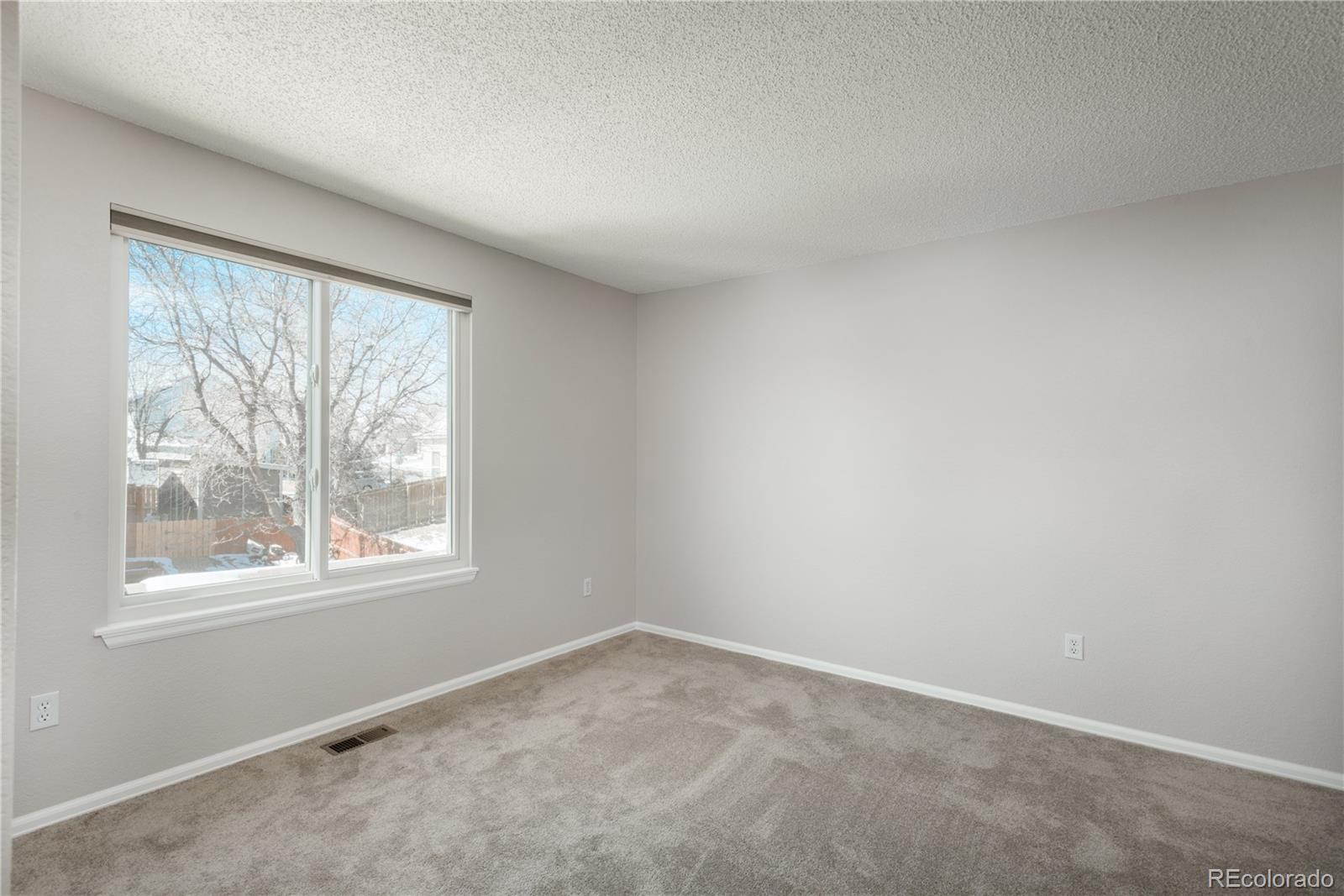 4205 E 106th Place