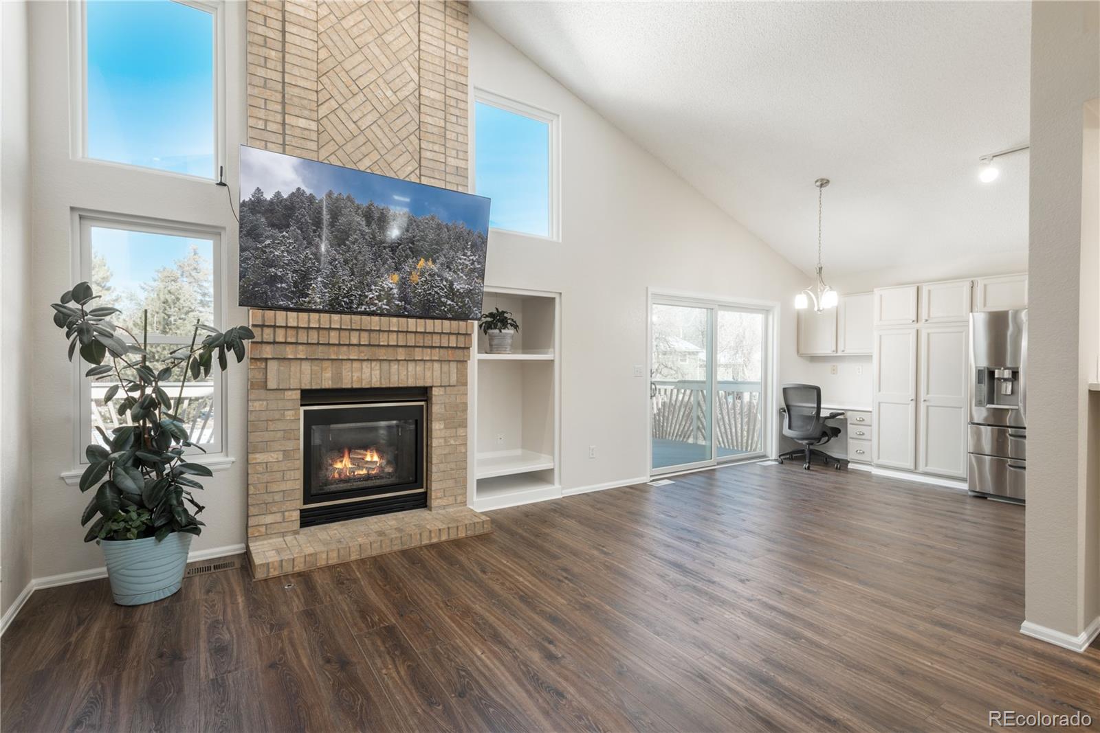 4205 E 106th Place