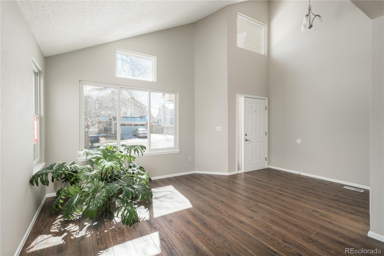4205 E 106th Place
