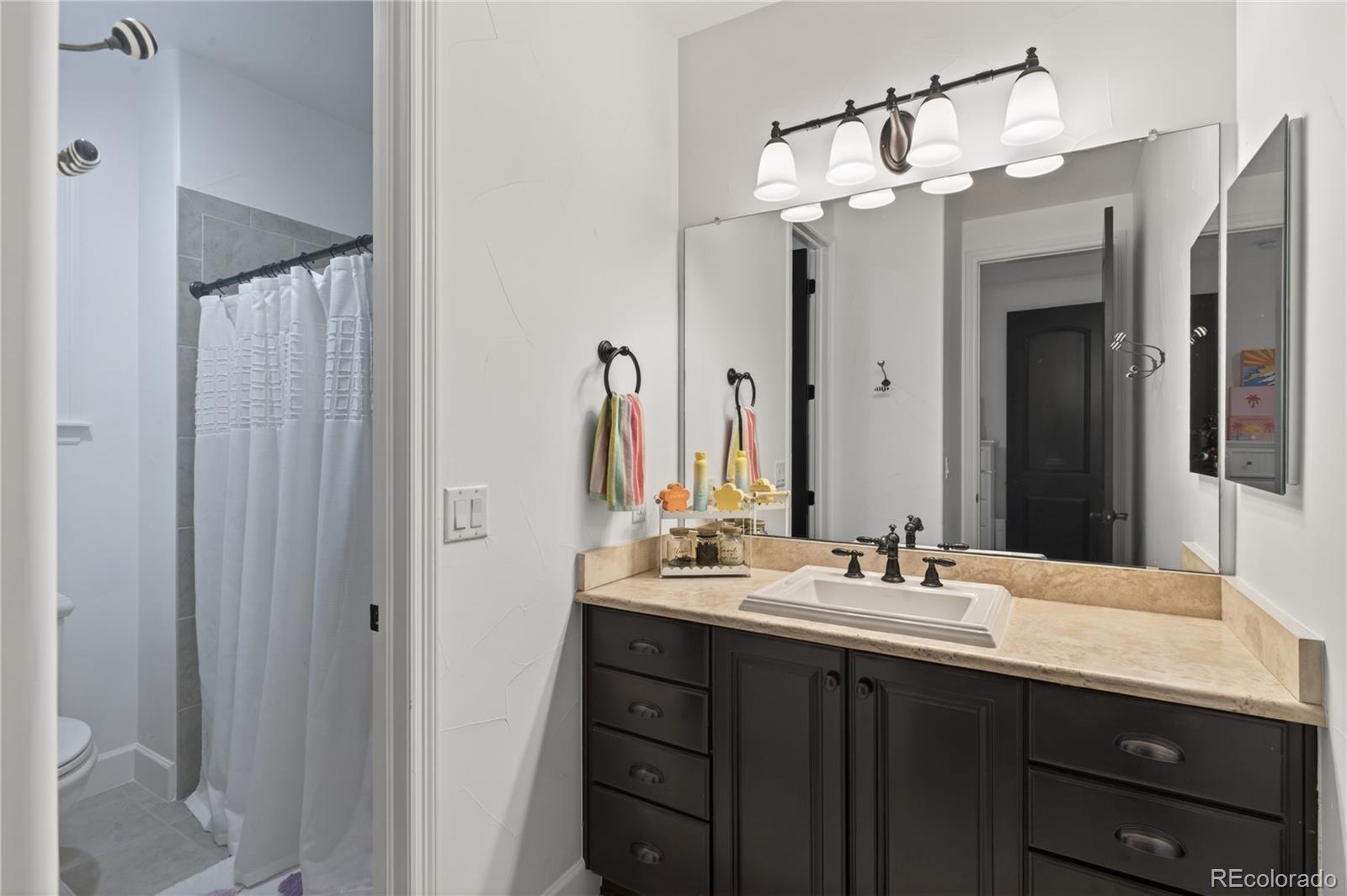 219 Maplehurst Point