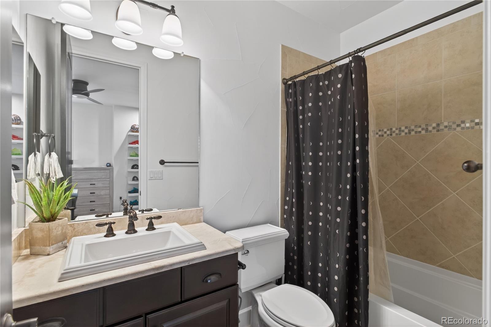 219 Maplehurst Point