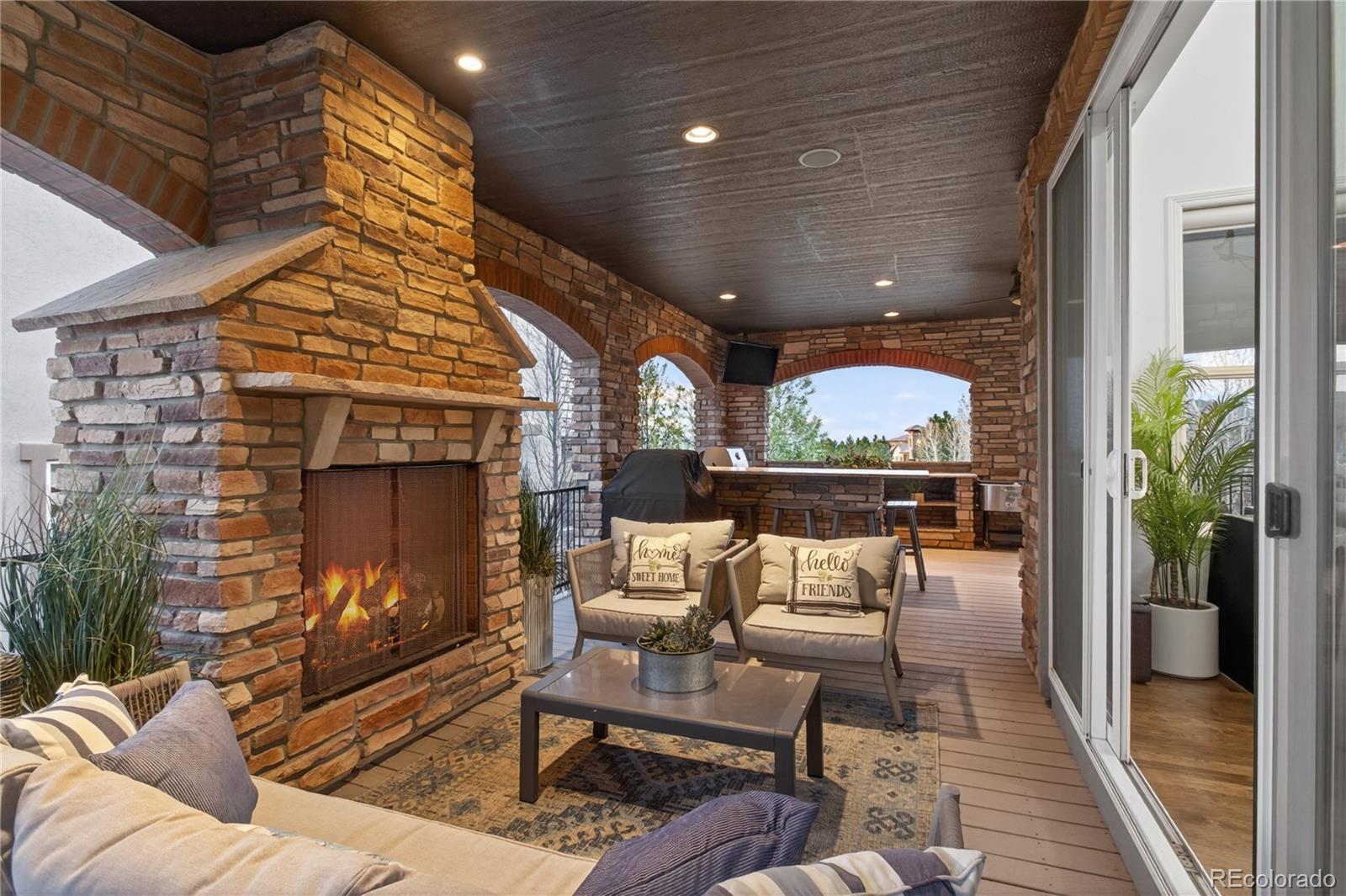 219 Maplehurst Point