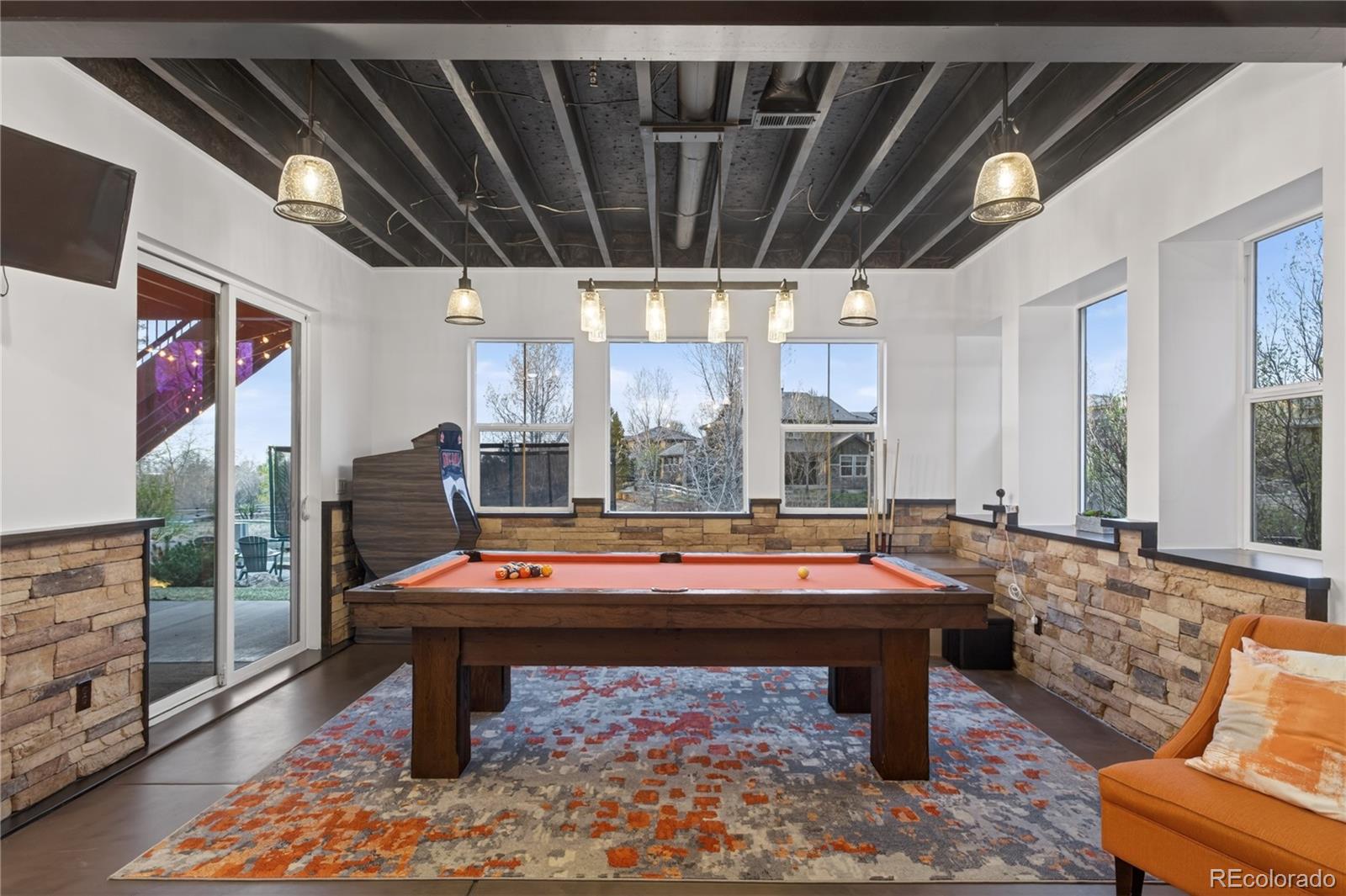 219 Maplehurst Point