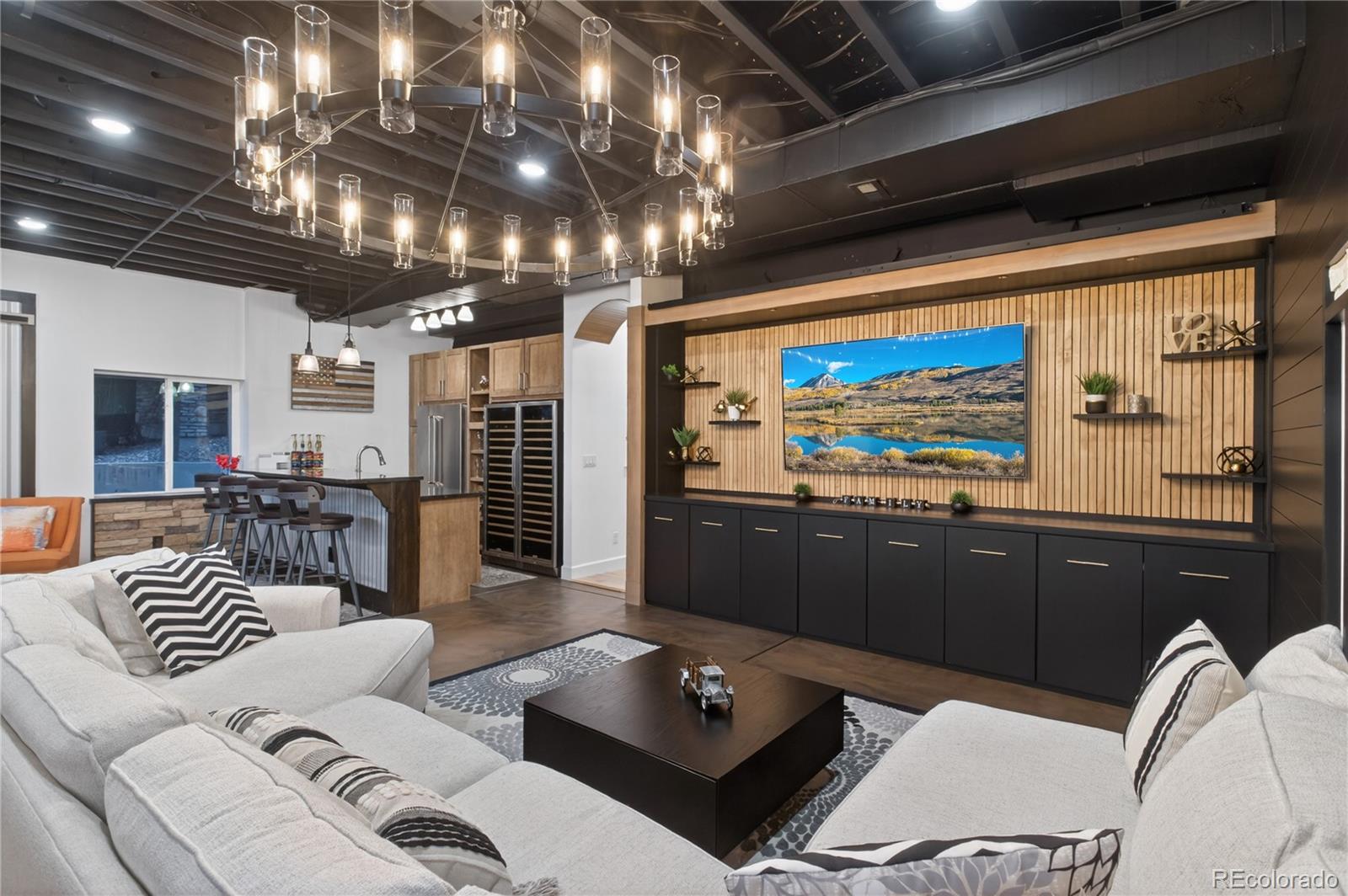 219 Maplehurst Point