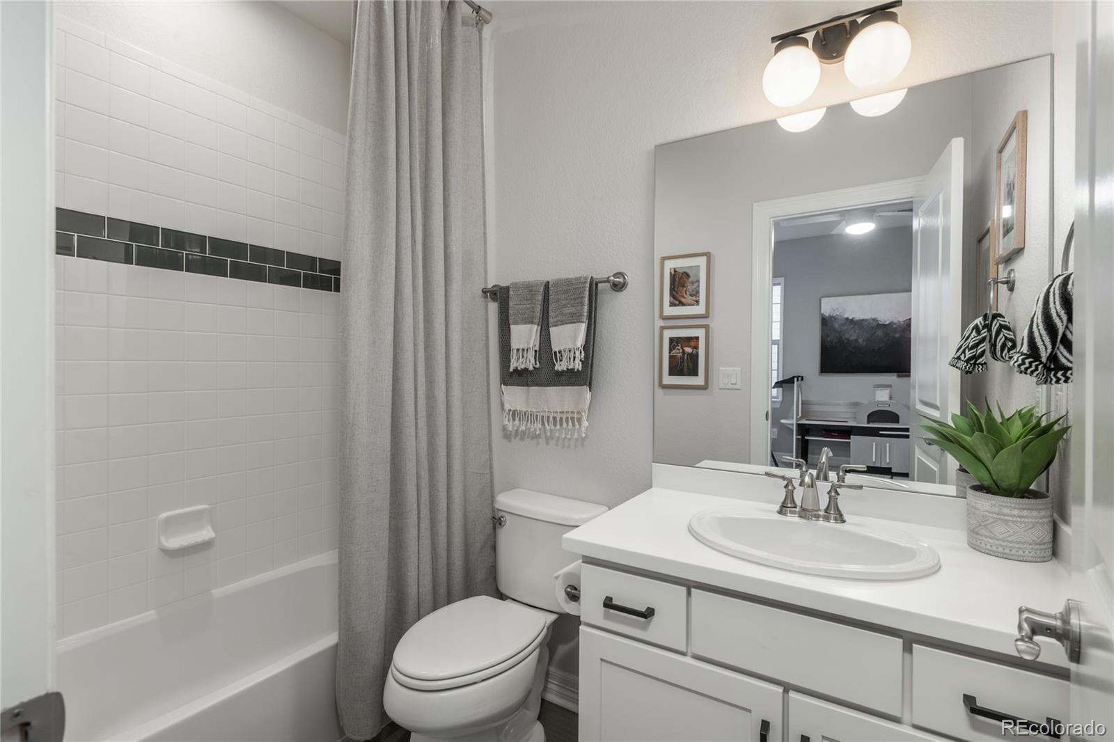 802 Braesheather Place