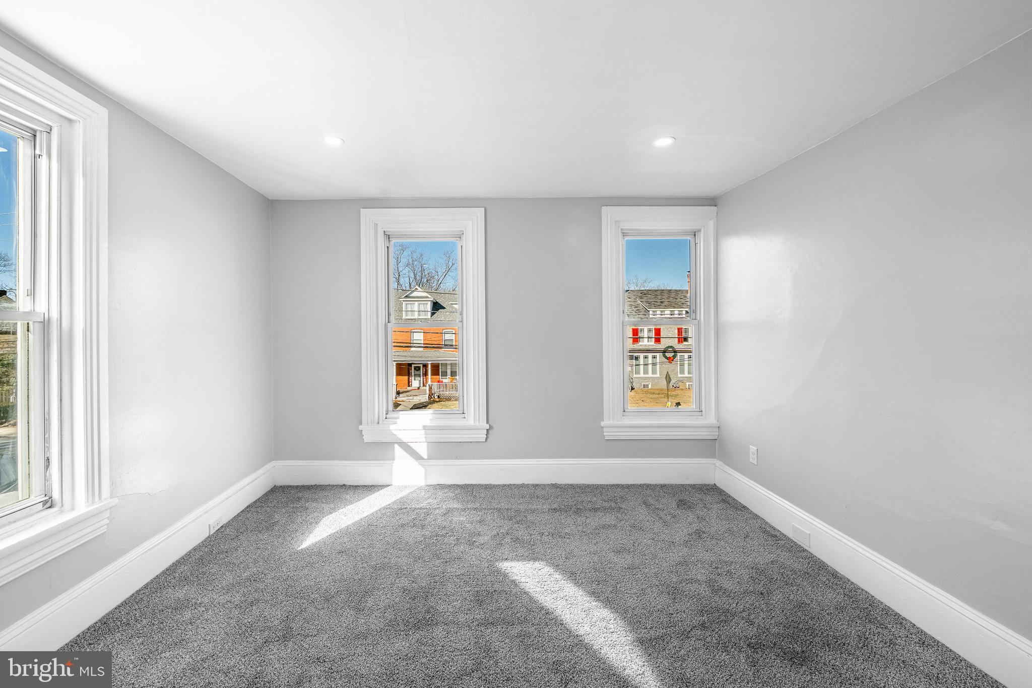 354 E LANCASTER AVENUE