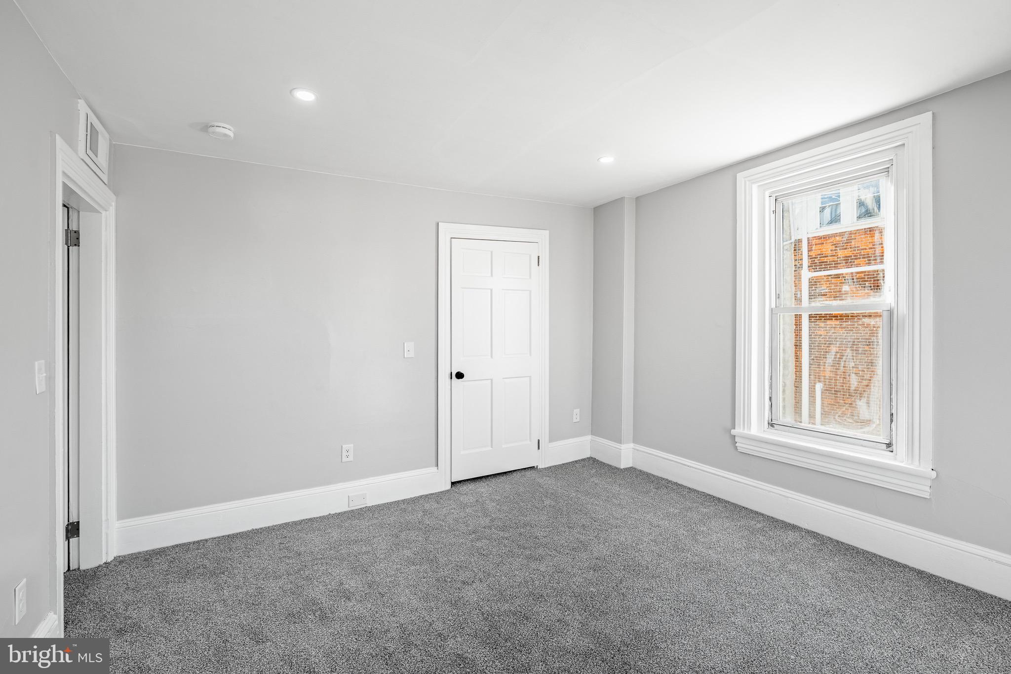 354 E LANCASTER AVENUE