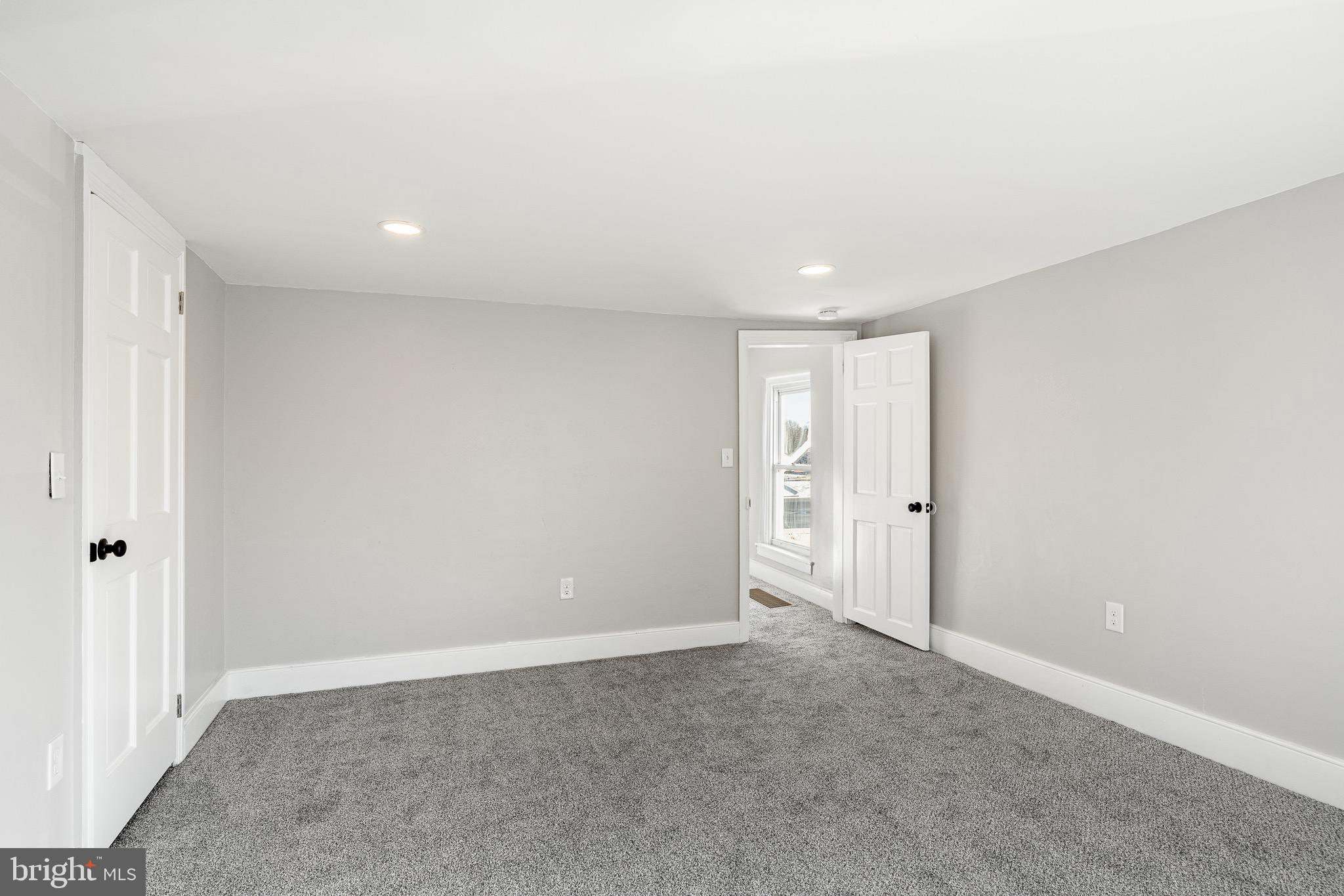 354 E LANCASTER AVENUE