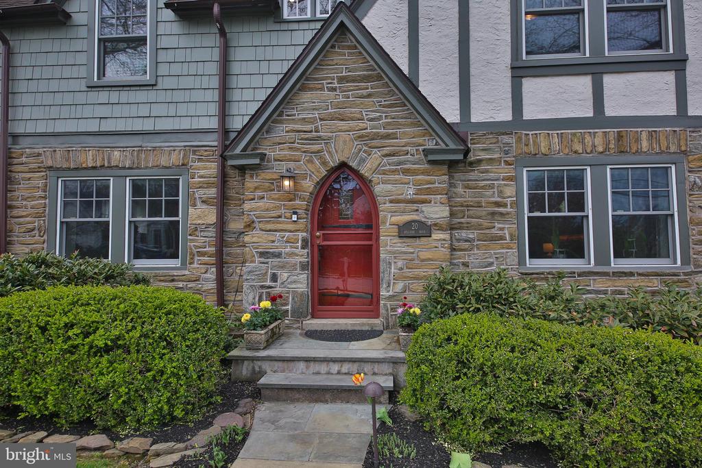 20 HILLSIDE ROAD