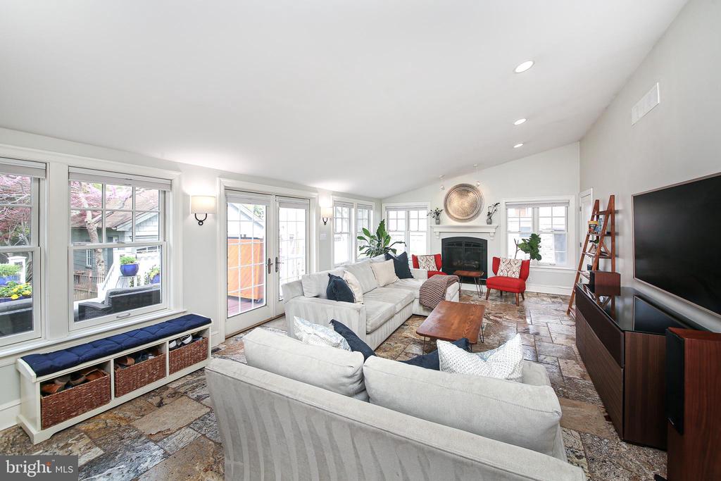 20 HILLSIDE ROAD