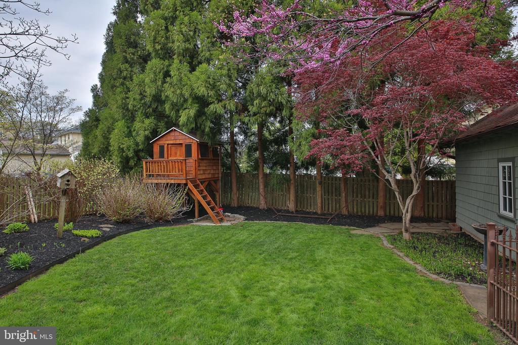 20 HILLSIDE ROAD