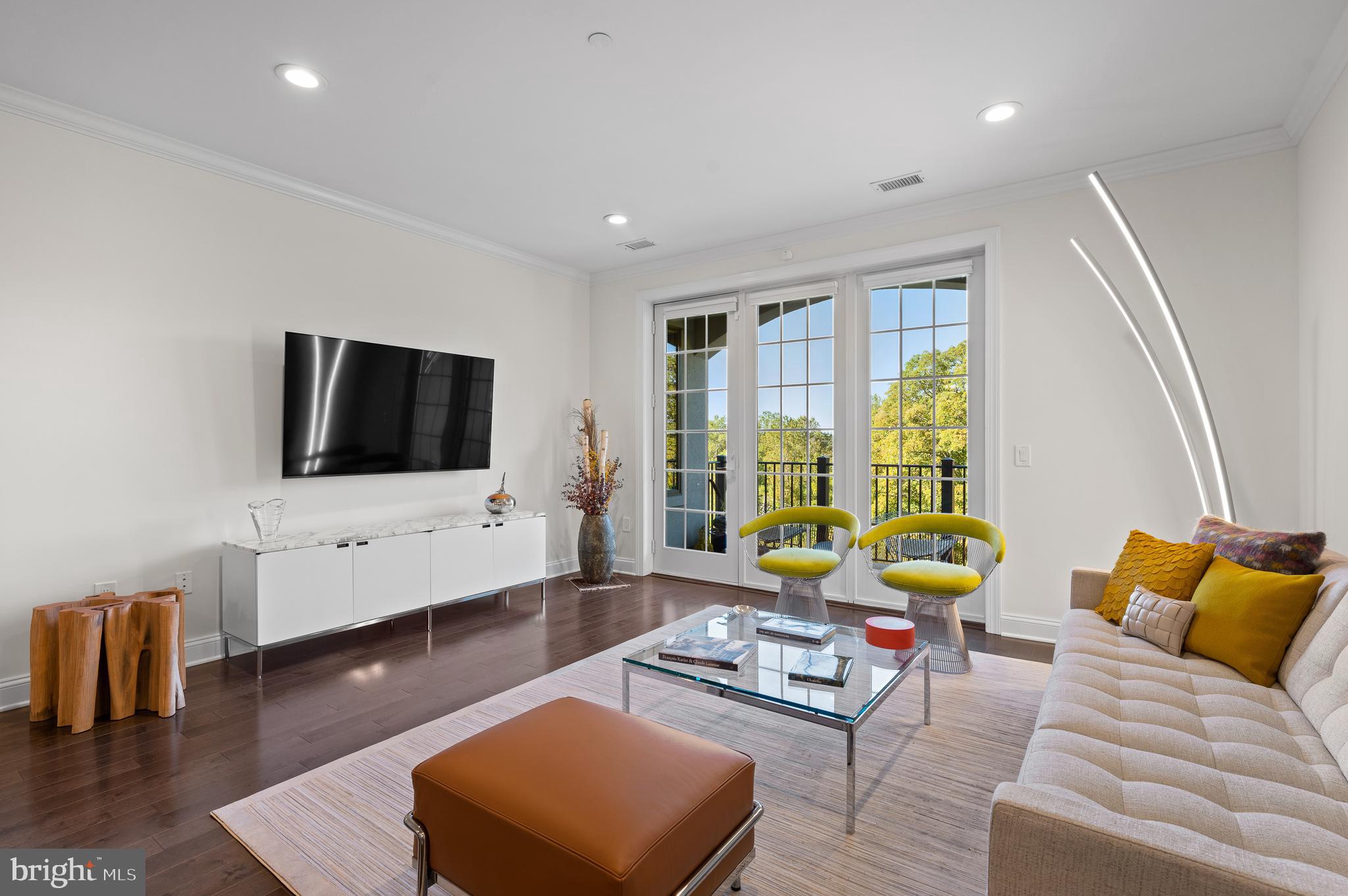 6304 PARKVIEW DRIVE