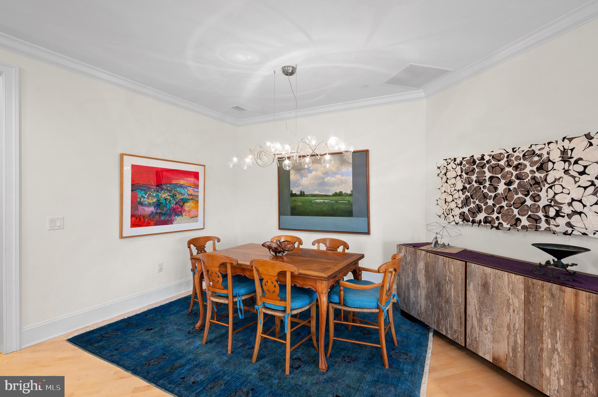 2208 PARKVIEW DRIVE