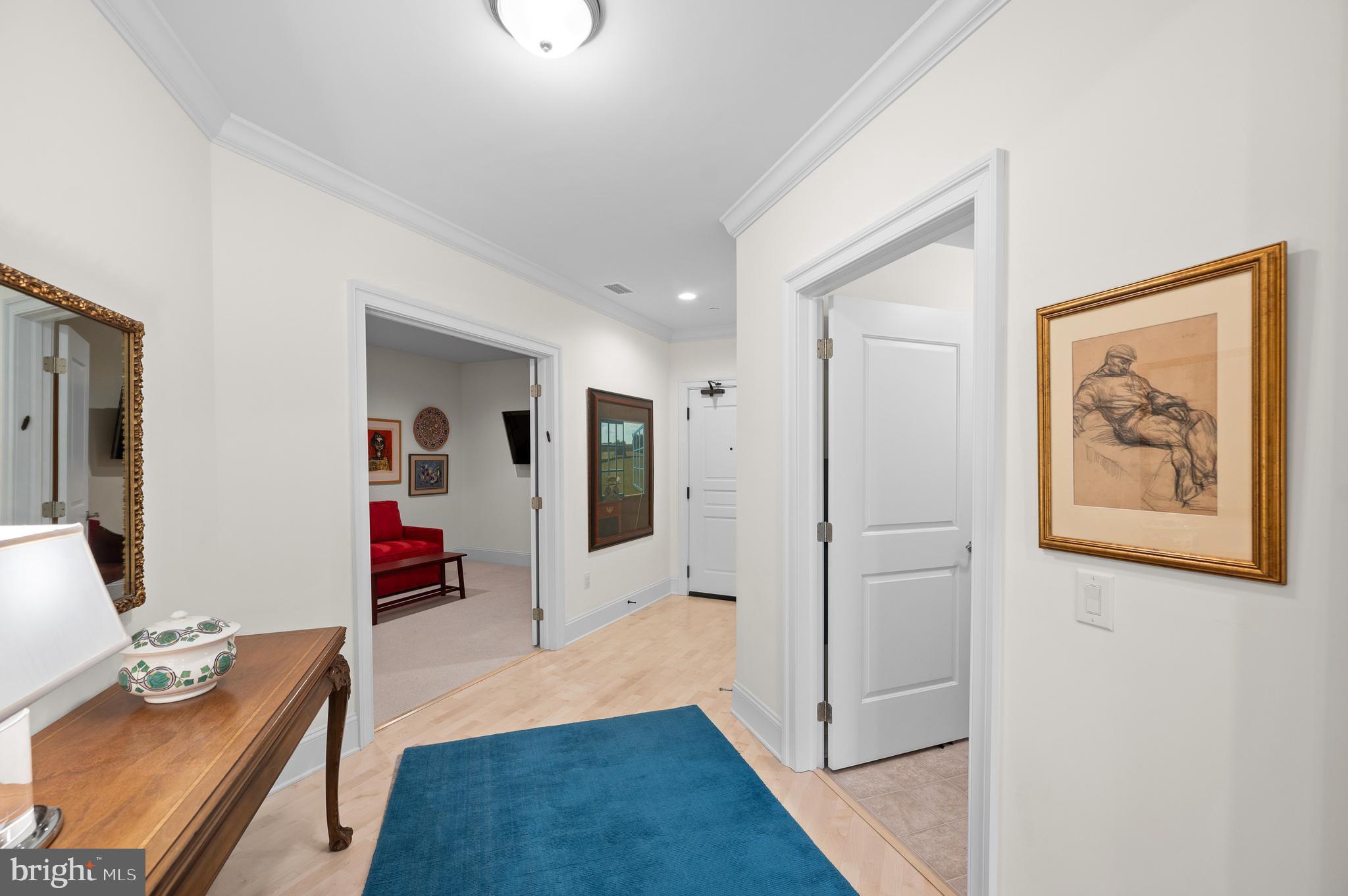 2208 PARKVIEW DRIVE