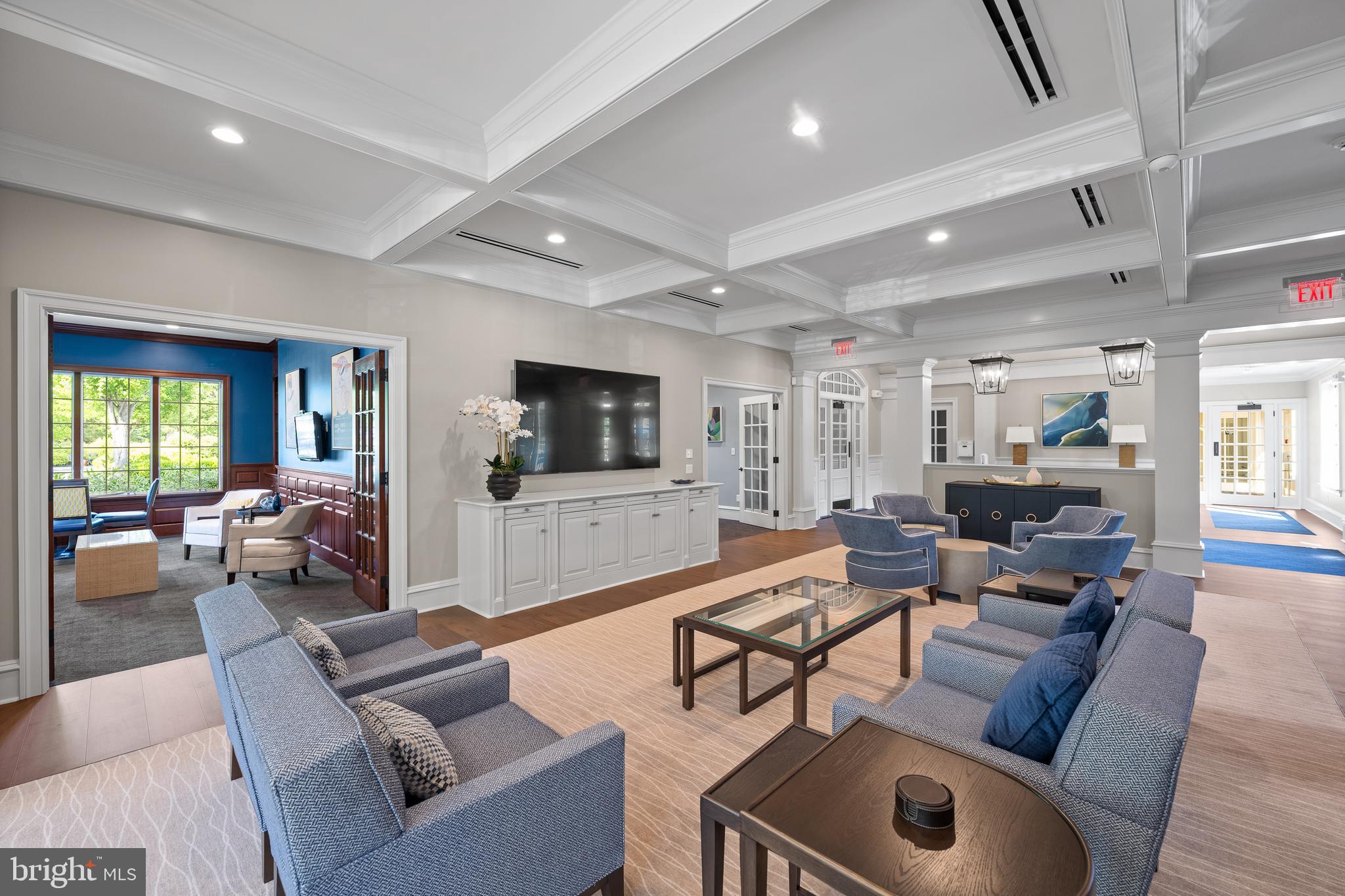 2208 PARKVIEW DRIVE