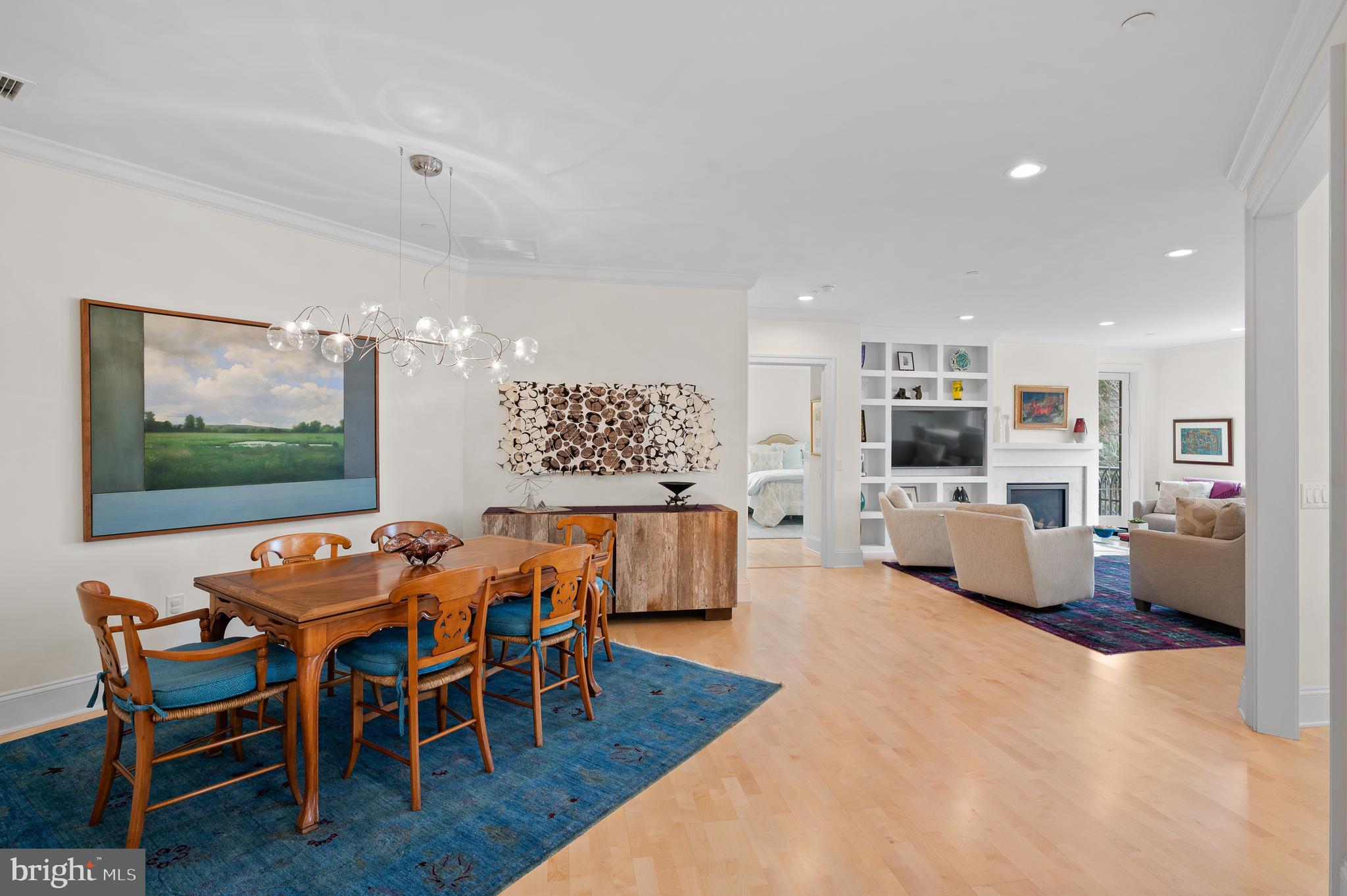 2208 PARKVIEW DRIVE