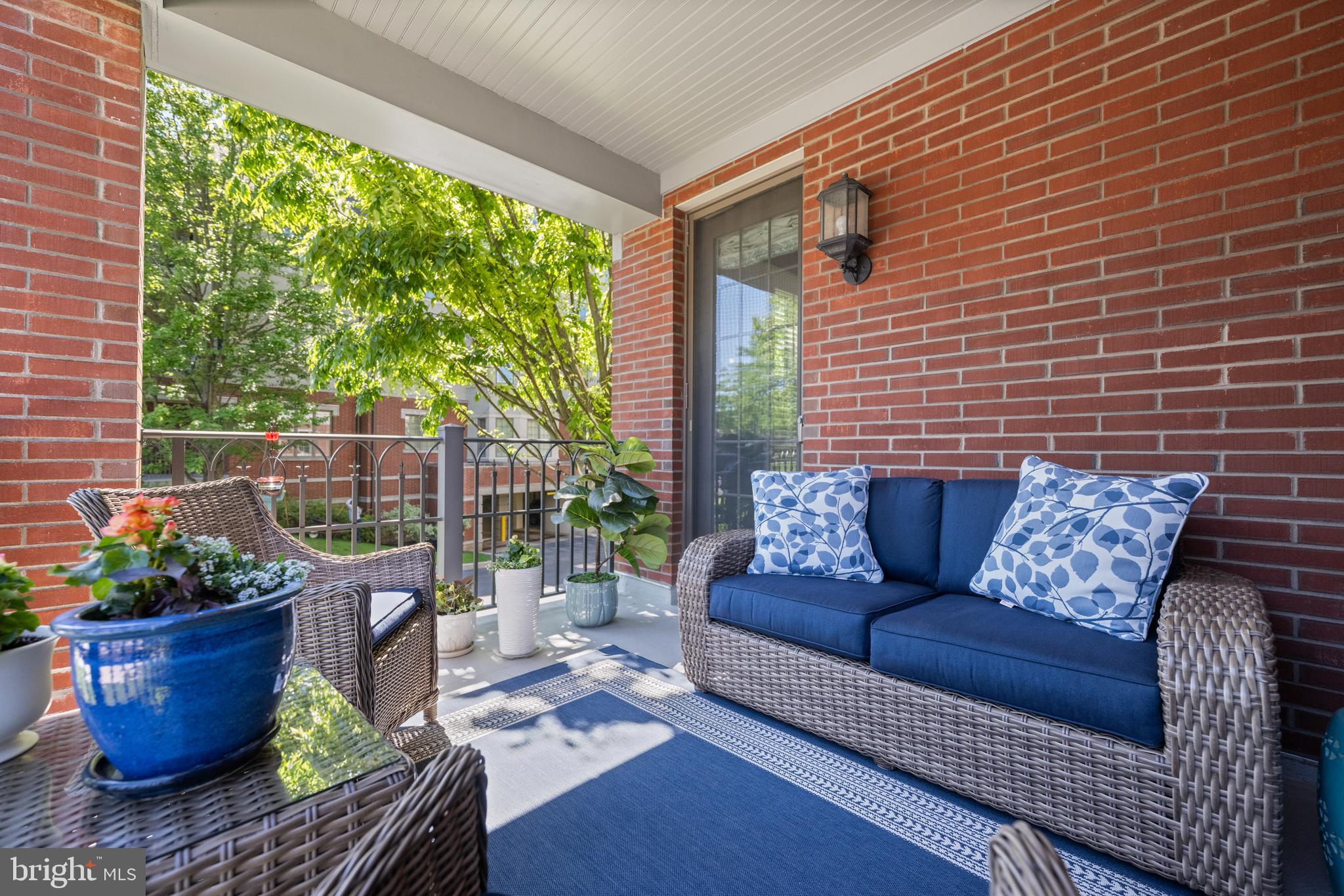 4102 PARKVIEW DRIVE