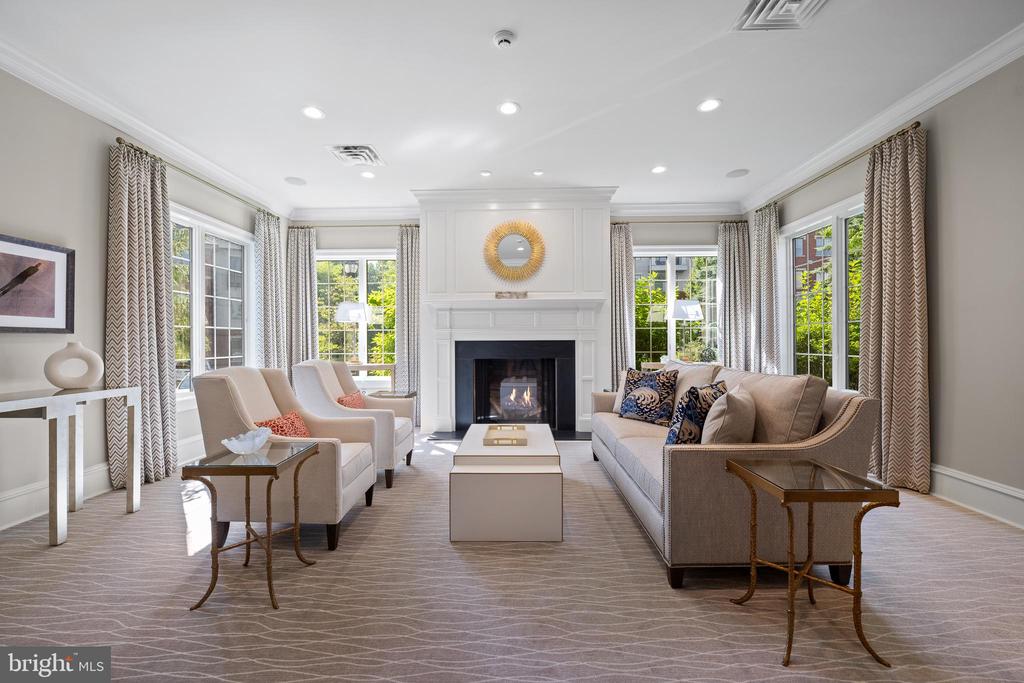 4102 PARKVIEW DRIVE