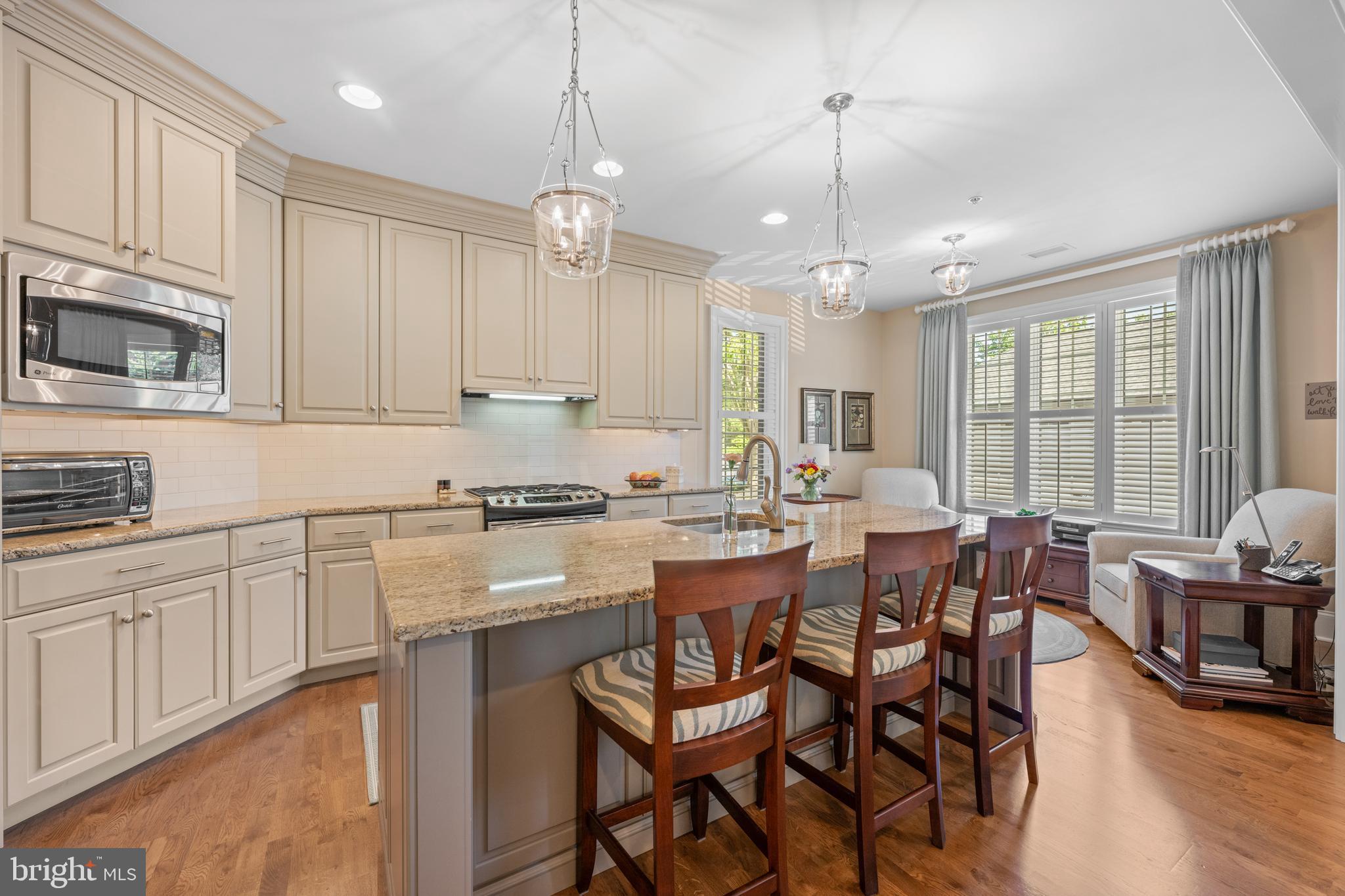 4102 PARKVIEW DRIVE