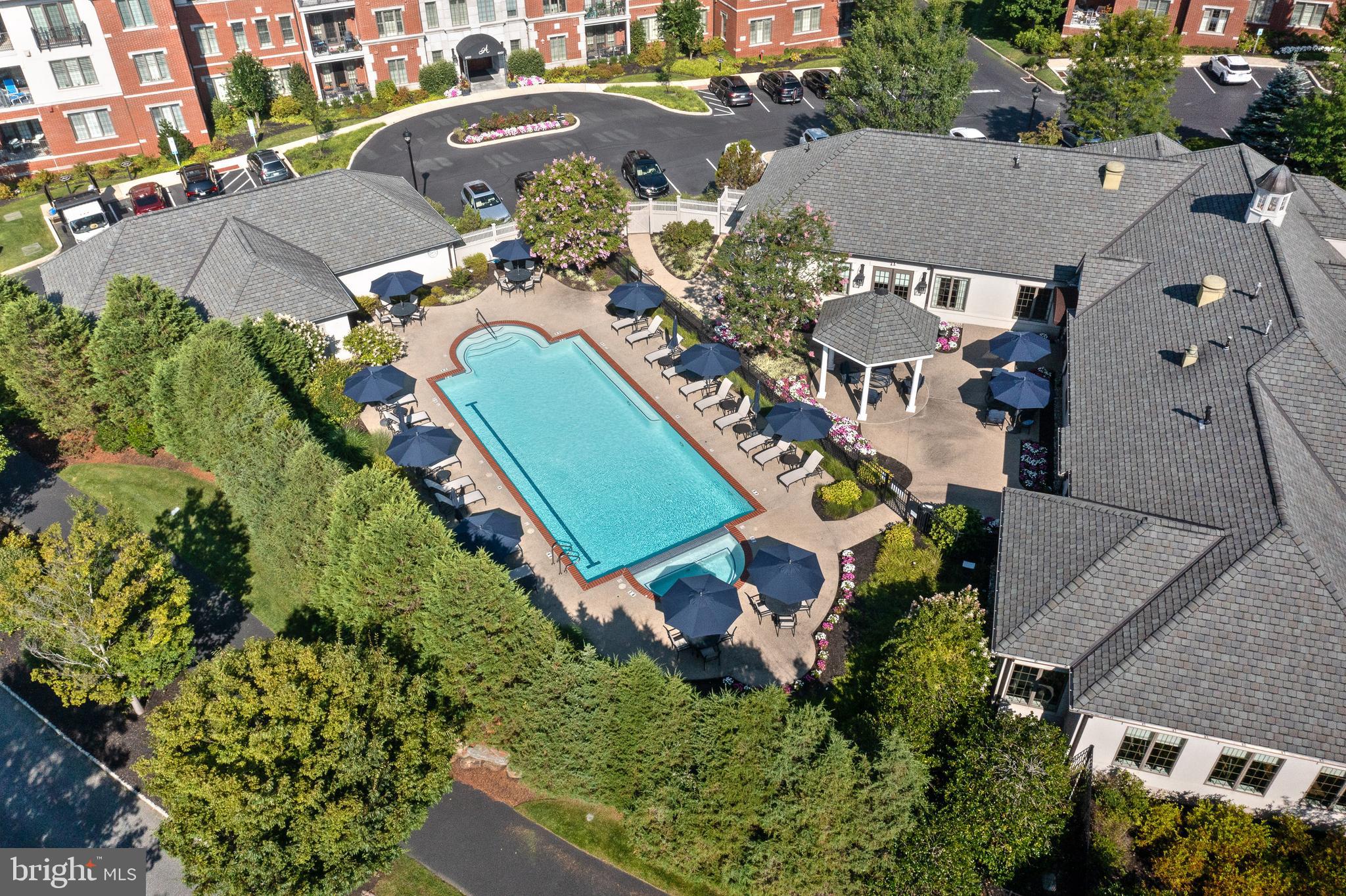4102 PARKVIEW DRIVE
