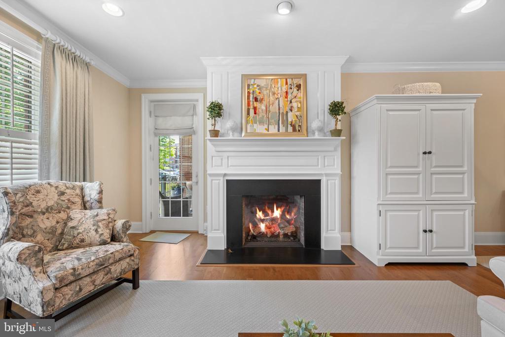 4102 PARKVIEW DRIVE
