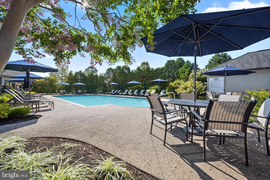 5304 PARKVIEW DRIVE