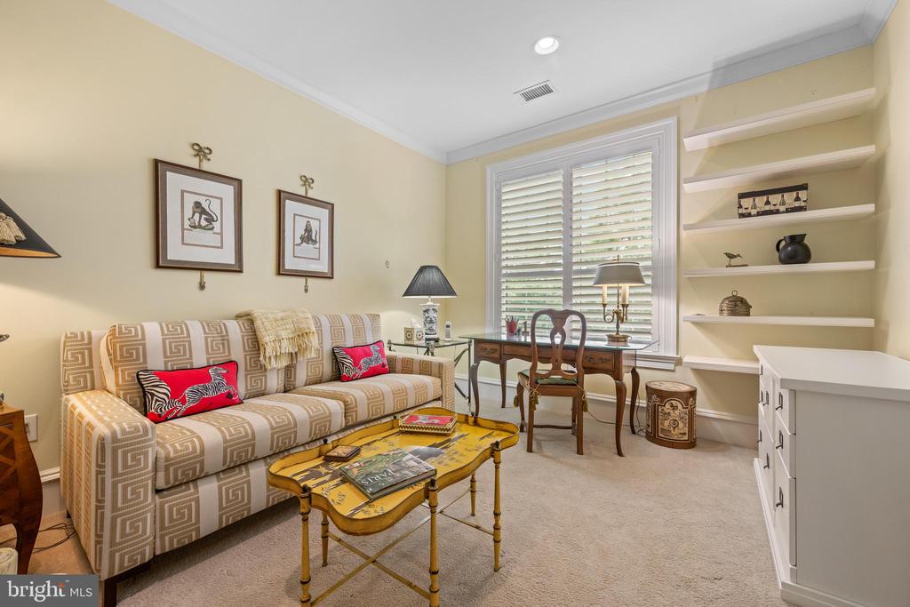 5304 PARKVIEW DRIVE