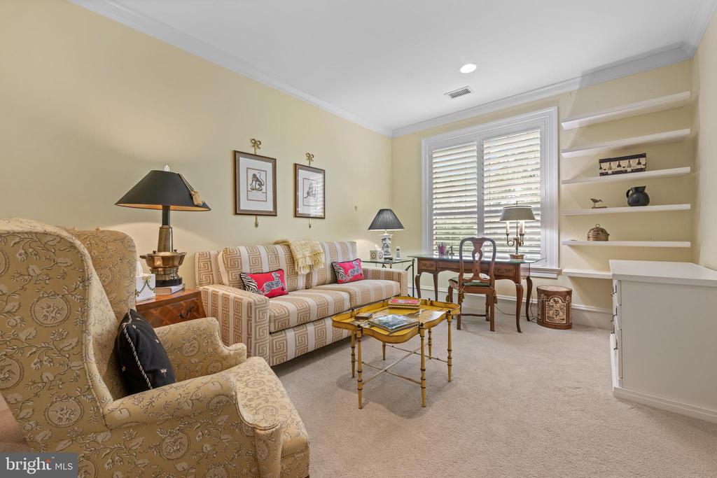 5304 PARKVIEW DRIVE