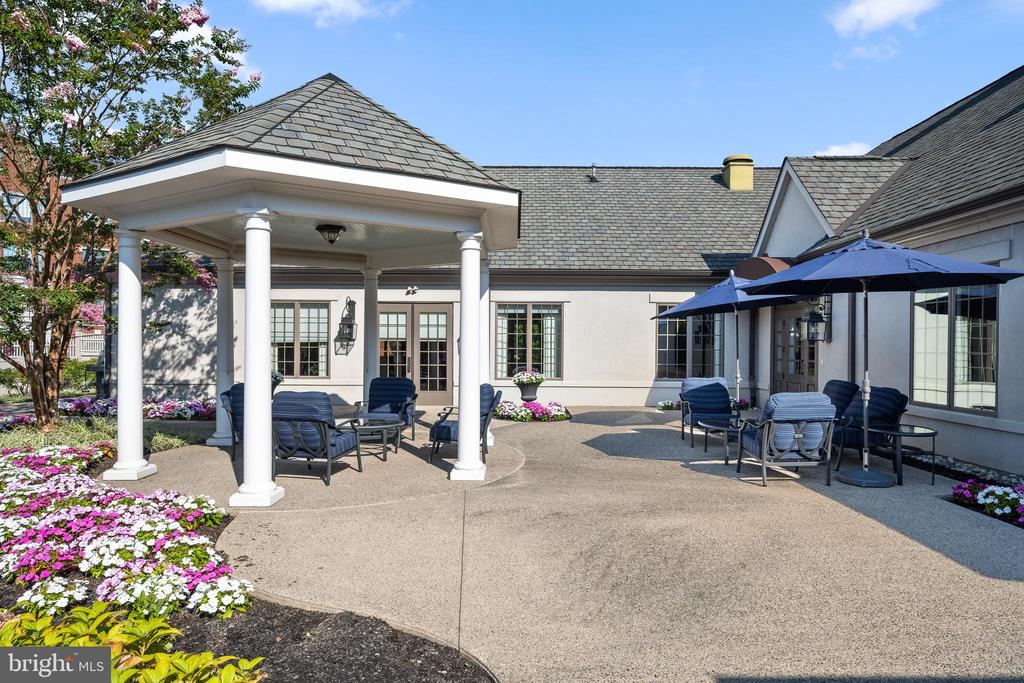 5304 PARKVIEW DRIVE