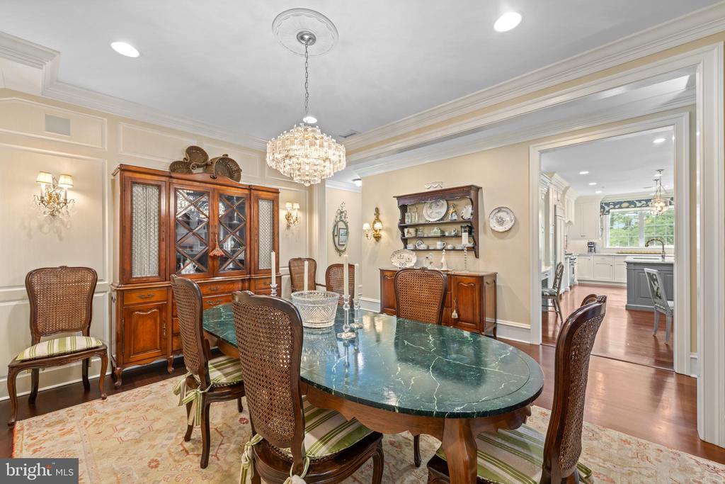 5304 PARKVIEW DRIVE