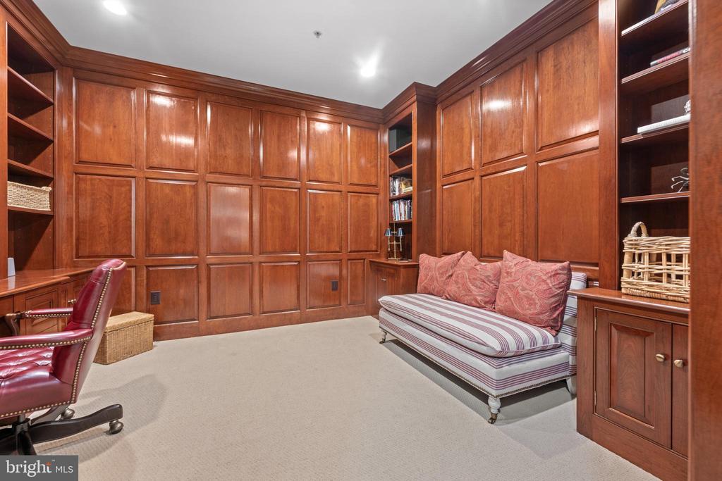 5304 PARKVIEW DRIVE