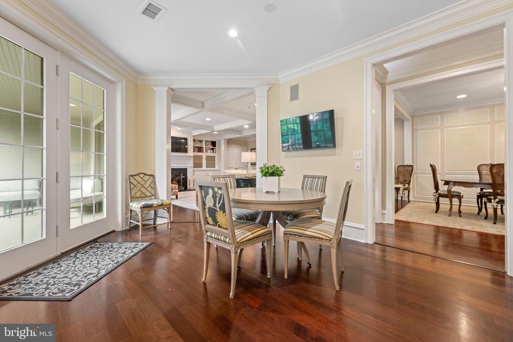 5304 PARKVIEW DRIVE