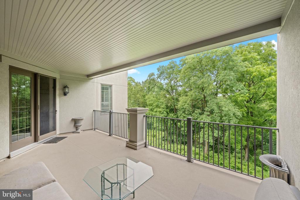 5304 PARKVIEW DRIVE