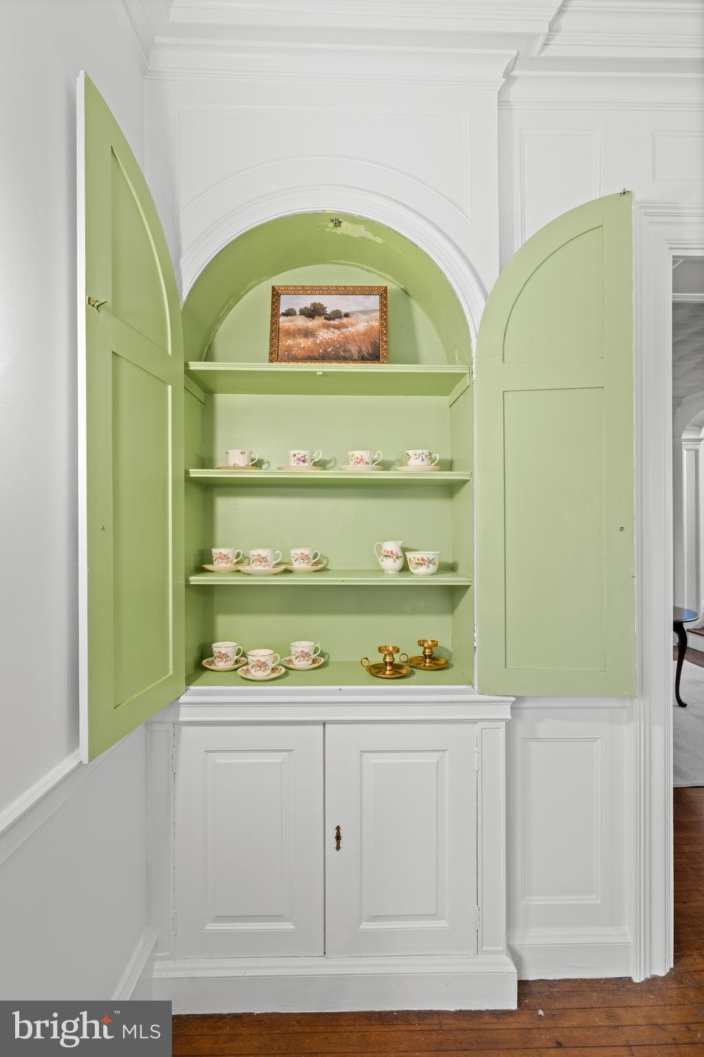 111 E MONTGOMERY AVENUE