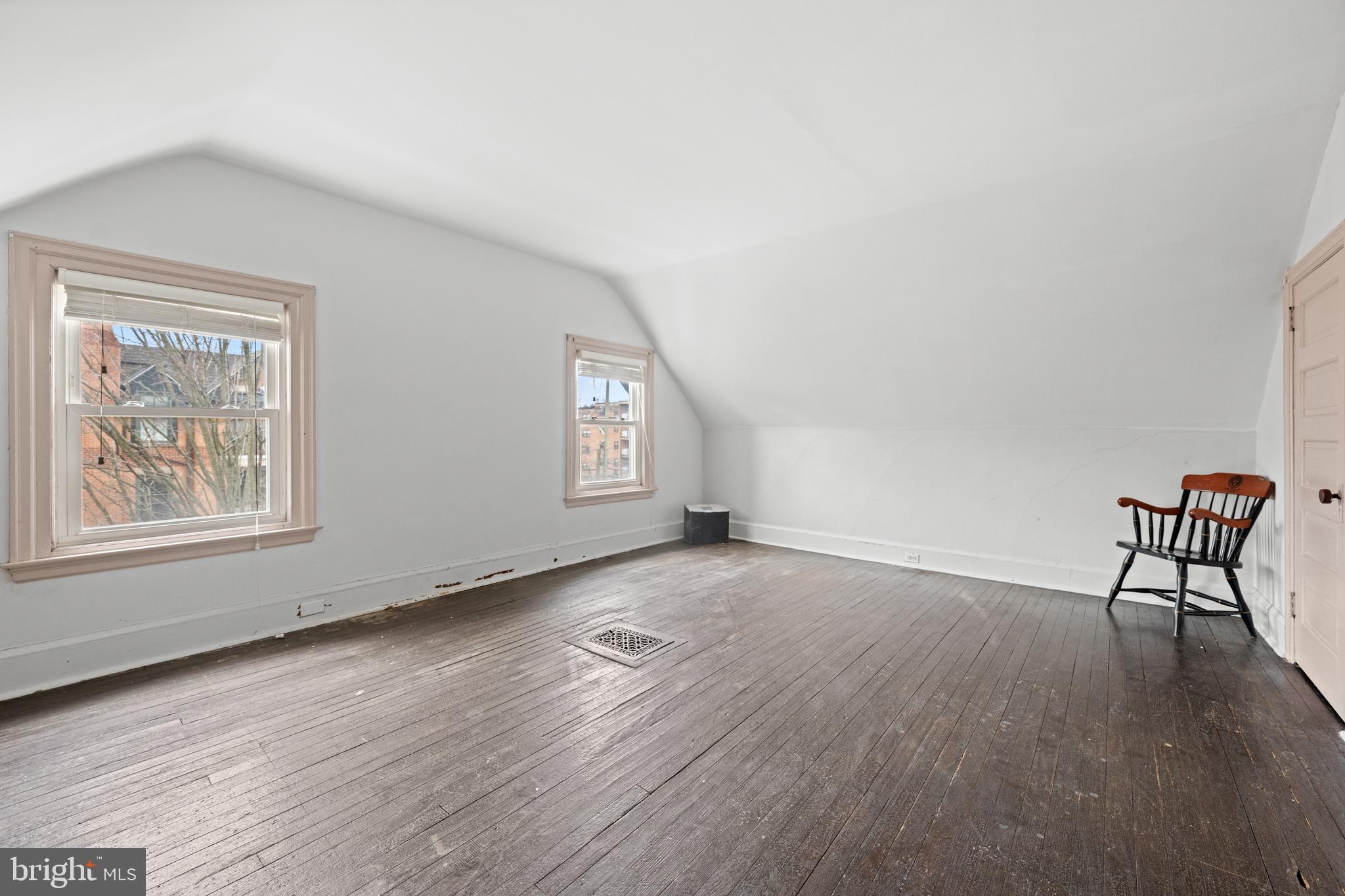 111 E MONTGOMERY AVENUE