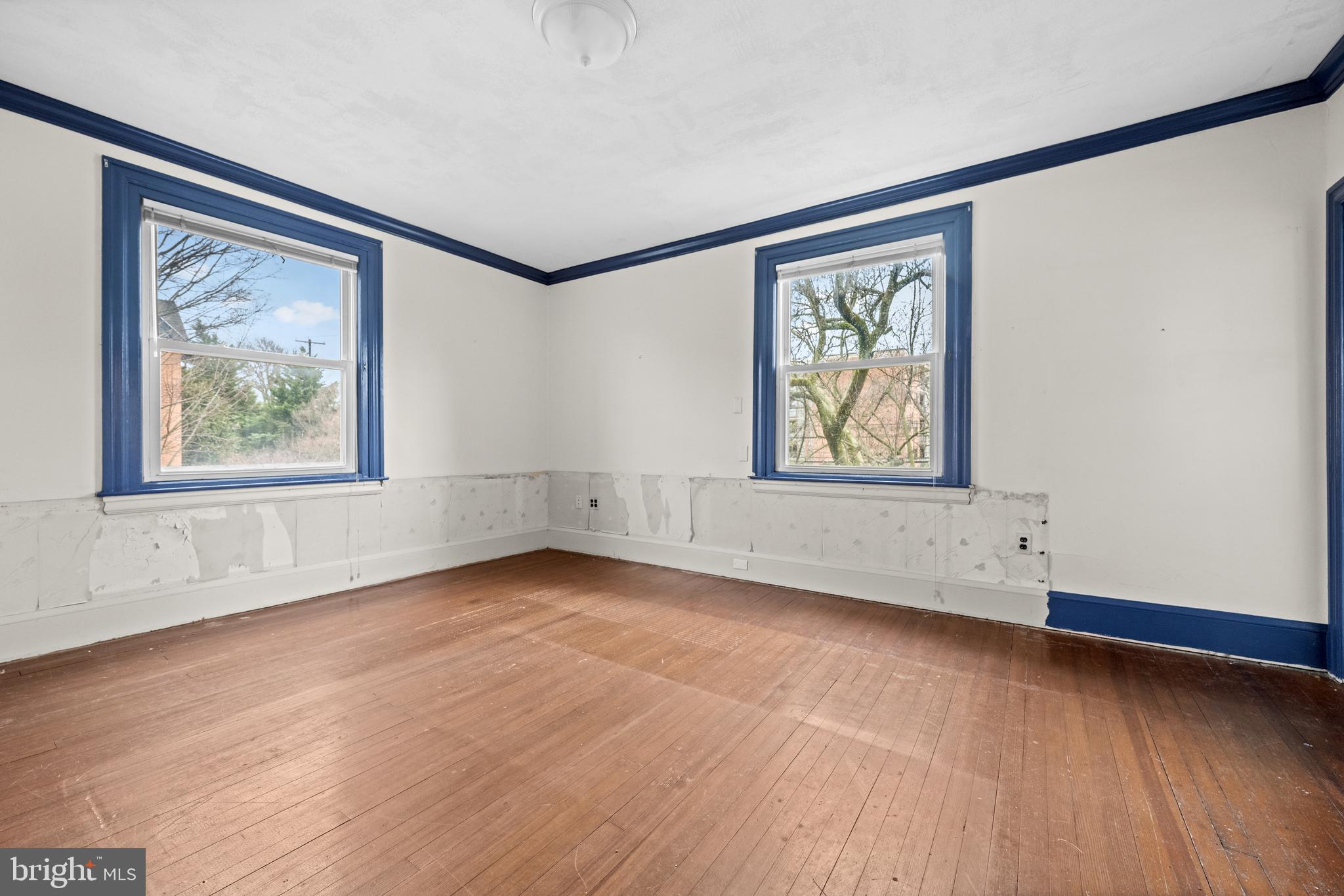 111 E MONTGOMERY AVENUE