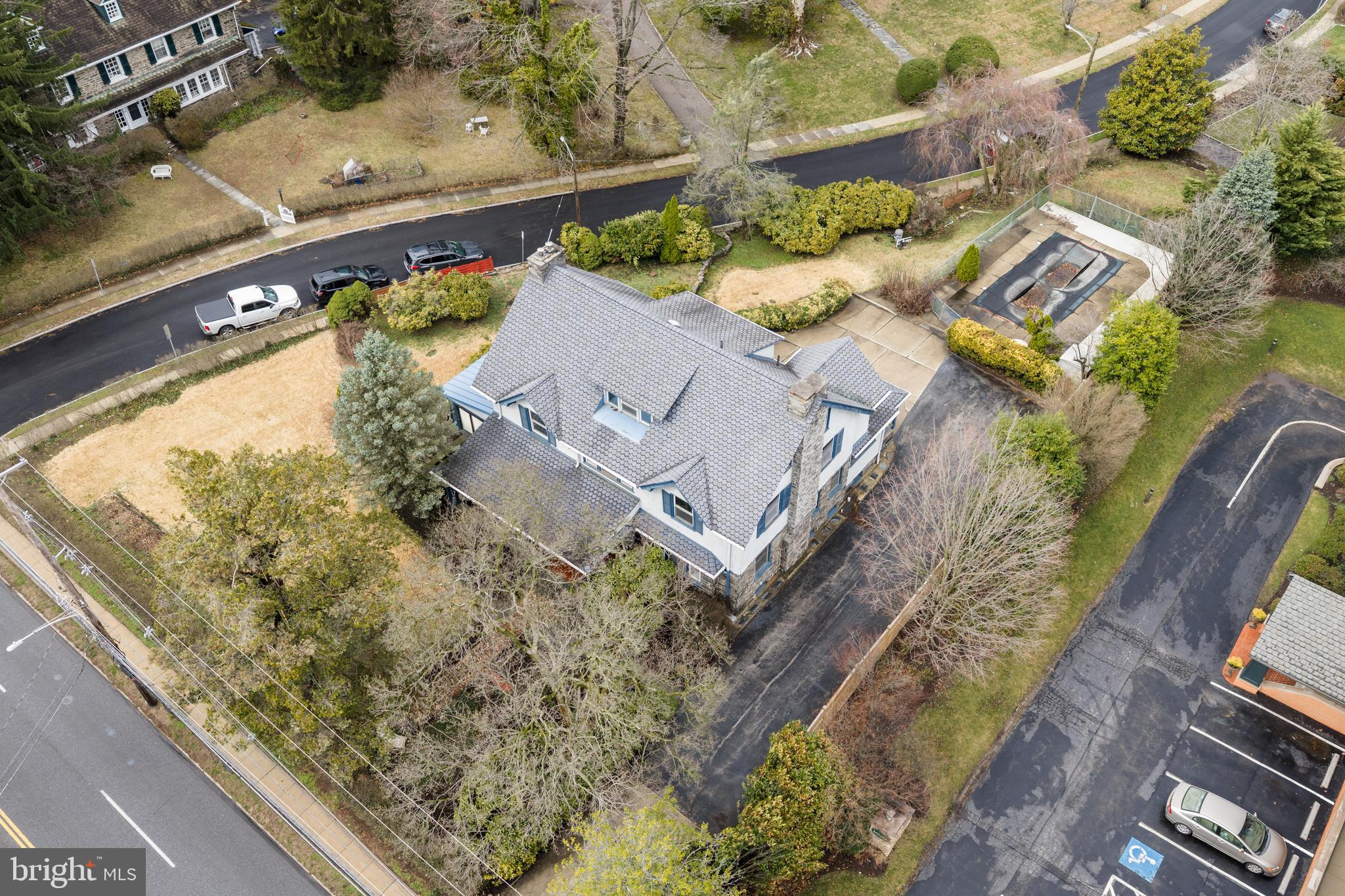 111 E MONTGOMERY AVENUE