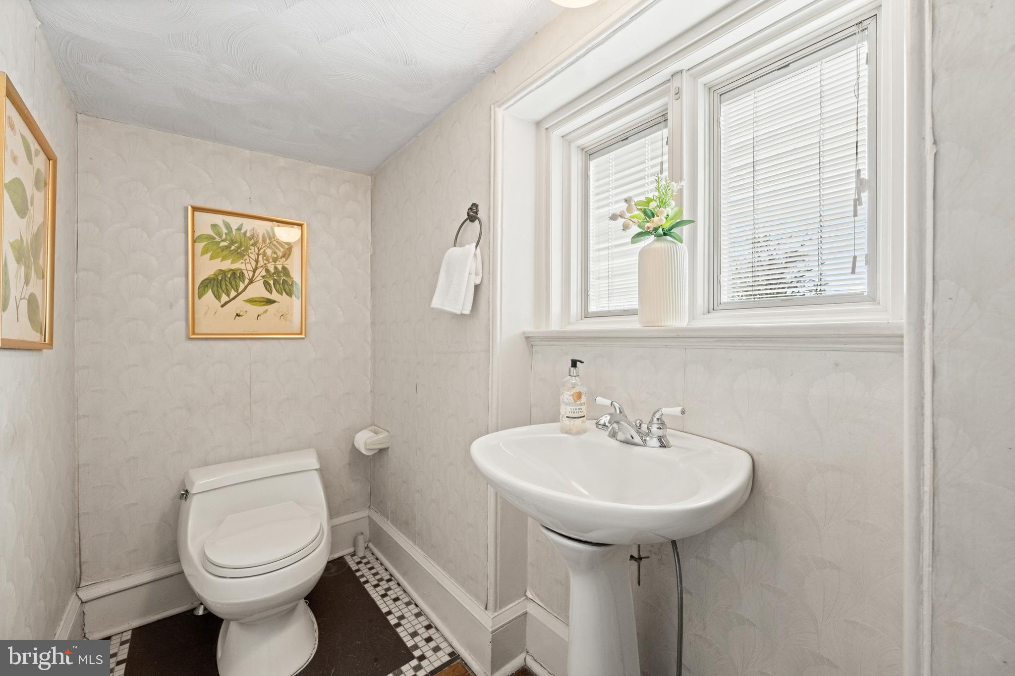 111 E MONTGOMERY AVENUE