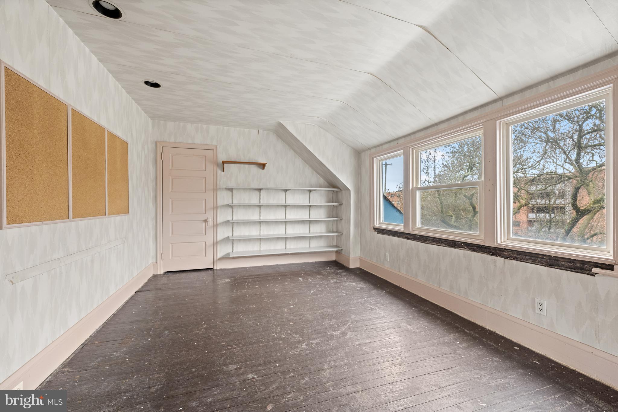 111 E MONTGOMERY AVENUE