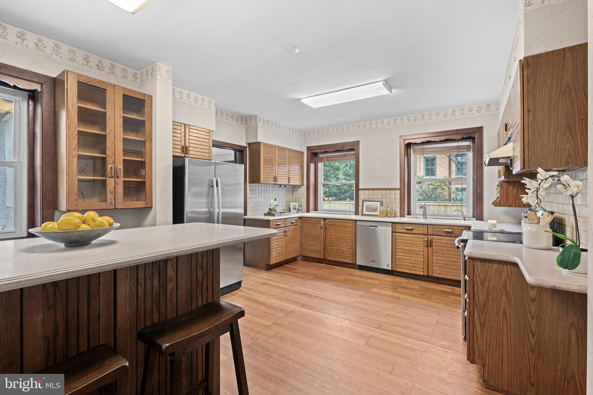 111 E MONTGOMERY AVENUE