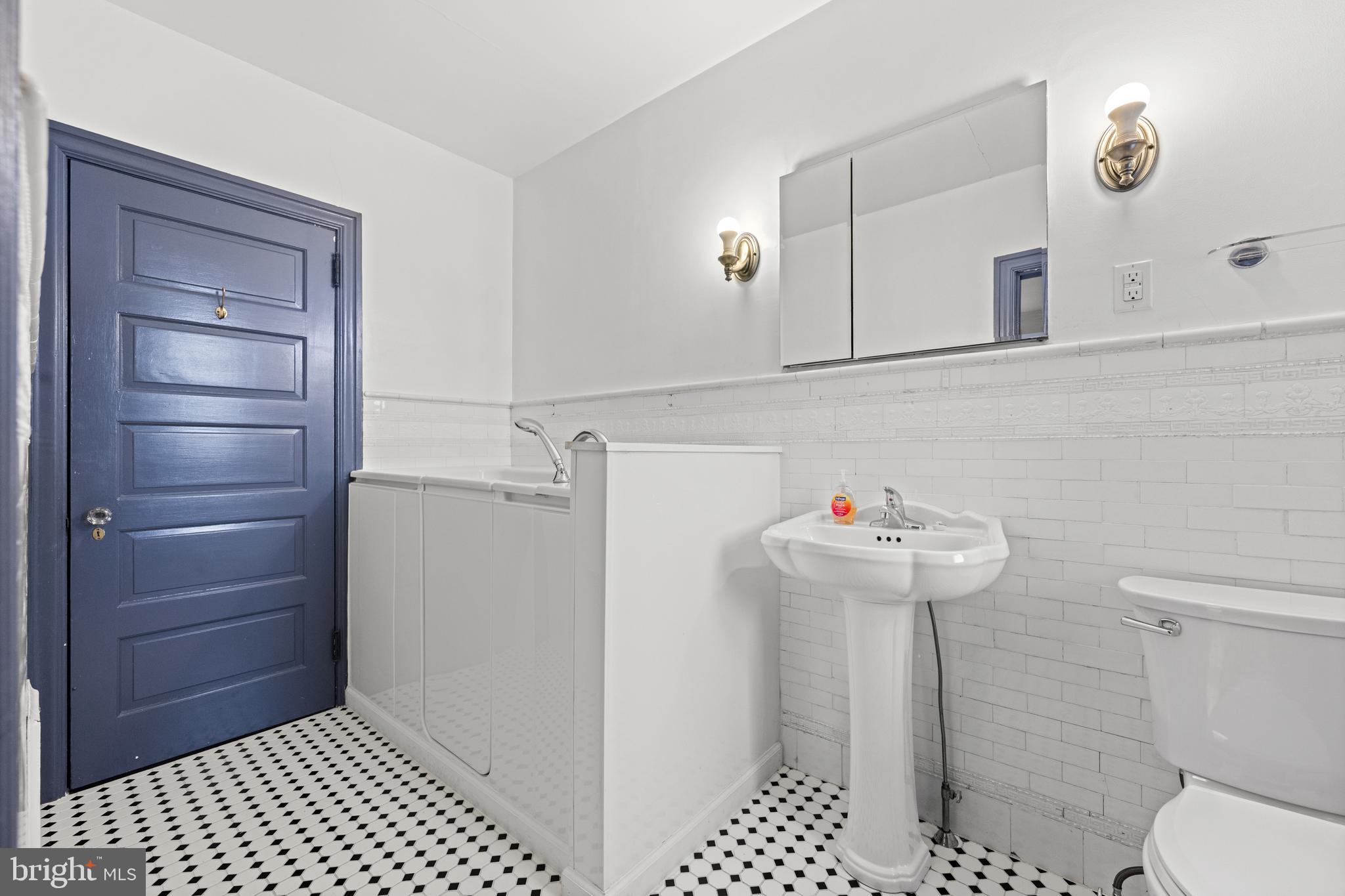 111 E MONTGOMERY AVENUE