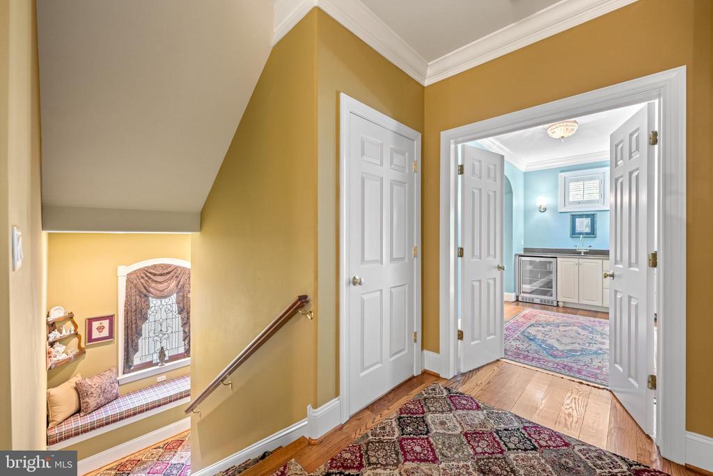 6 WEDGEWOOD DRIVE